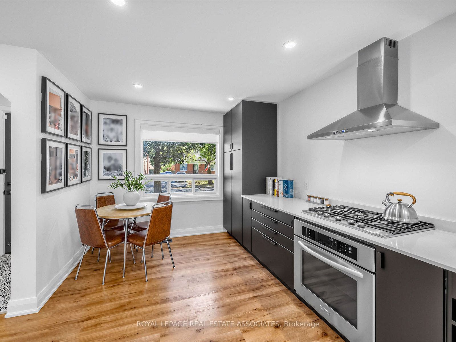 36 Jodphur Avenue, Toronto W, Toronto ON M9M 2J4 36 Jodphur Avenue, Toronto W, Toronto ON M9M 2J4