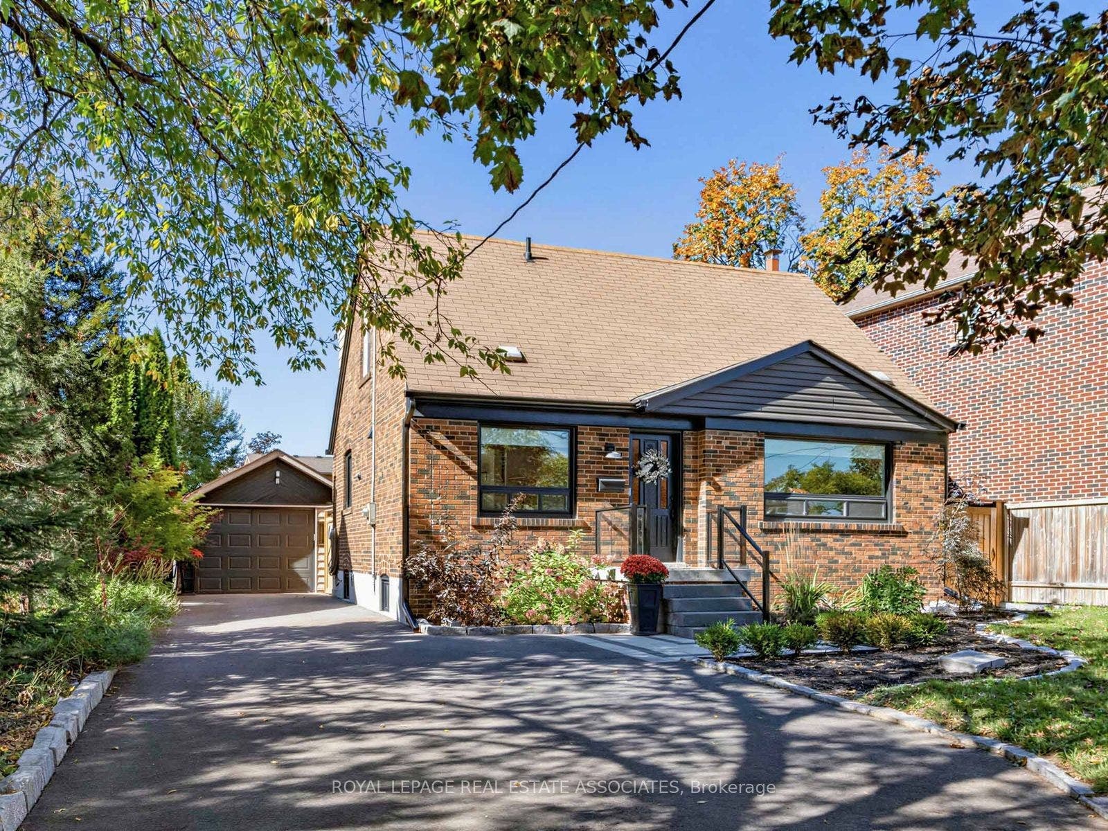 36 Jodphur Avenue, Toronto W, Toronto ON M9M 2J4 36 Jodphur Avenue, Toronto W, Toronto ON M9M 2J4