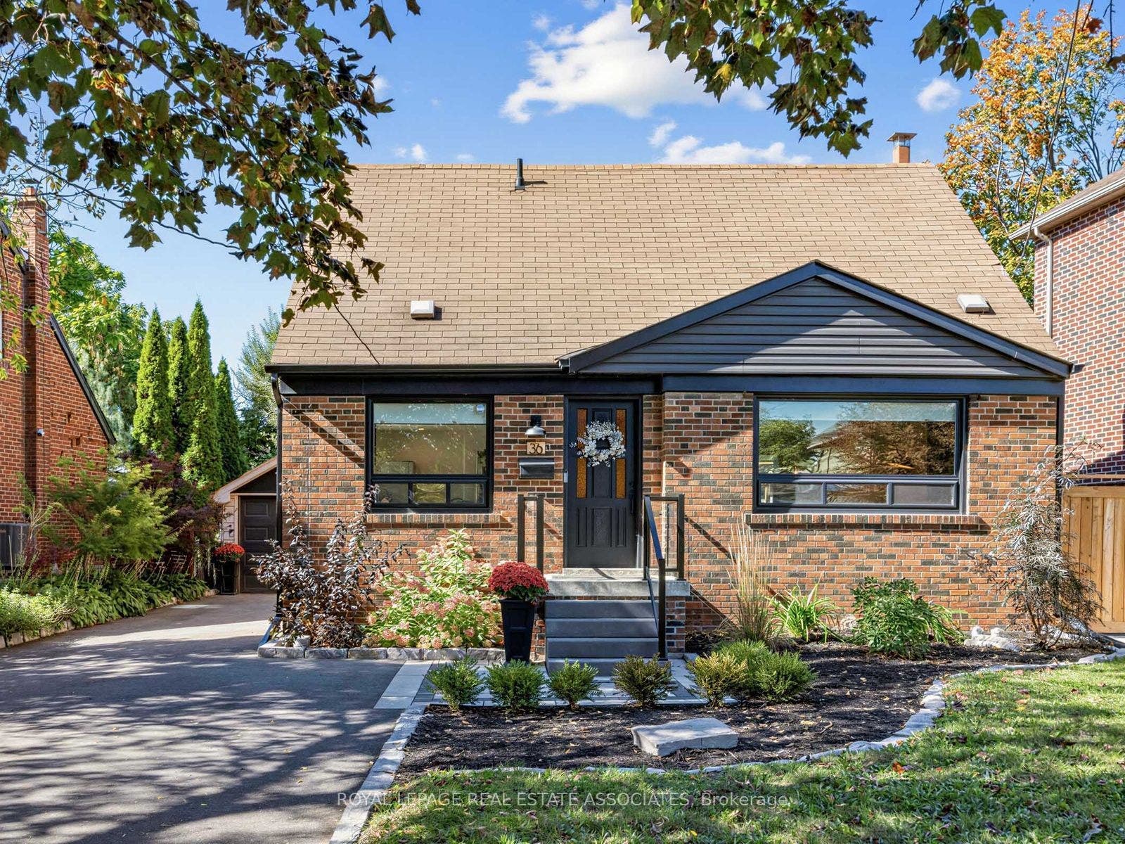 36 Jodphur Avenue, Toronto W, Toronto ON M9M 2J4 36 Jodphur Avenue, Toronto W, Toronto ON M9M 2J4