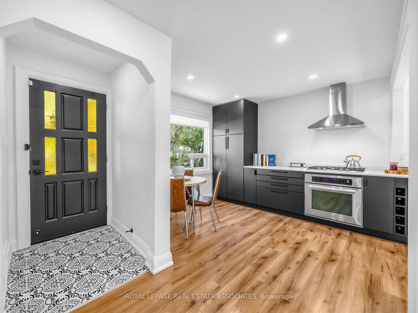 36 Jodphur Avenue, Toronto W, Toronto ON M9M 2J4 36 Jodphur Avenue, Toronto W, Toronto ON M9M 2J4
