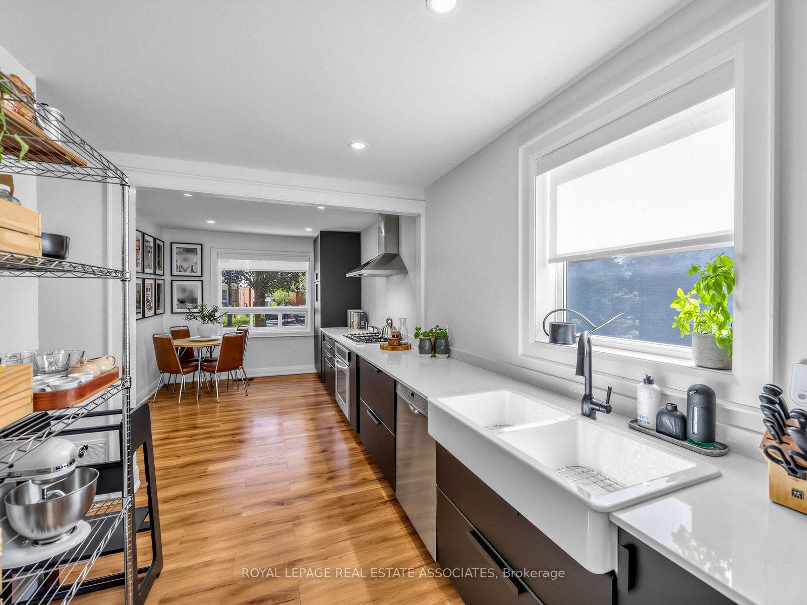 36 Jodphur Avenue, Toronto W, Toronto ON M9M 2J4 36 Jodphur Avenue, Toronto W, Toronto ON M9M 2J4