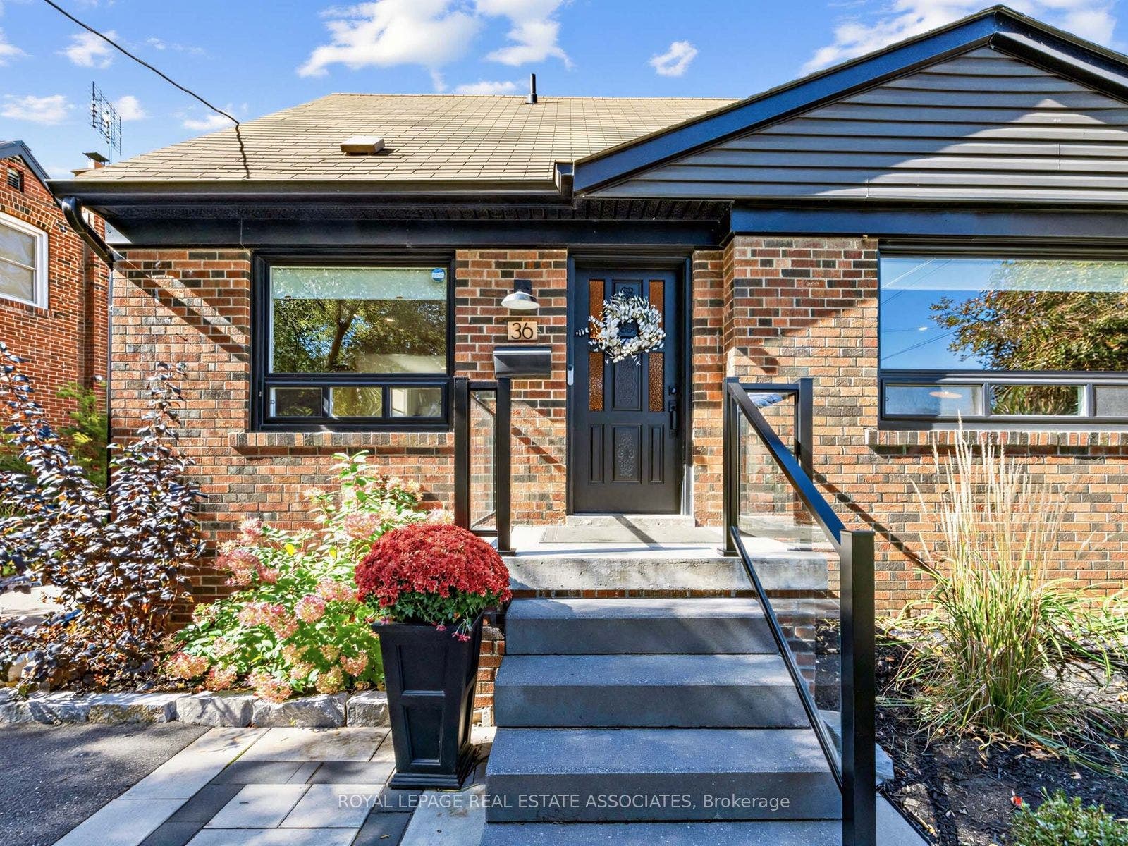 36 Jodphur Avenue, Toronto W, Toronto ON M9M 2J4 36 Jodphur Avenue, Toronto W, Toronto ON M9M 2J4