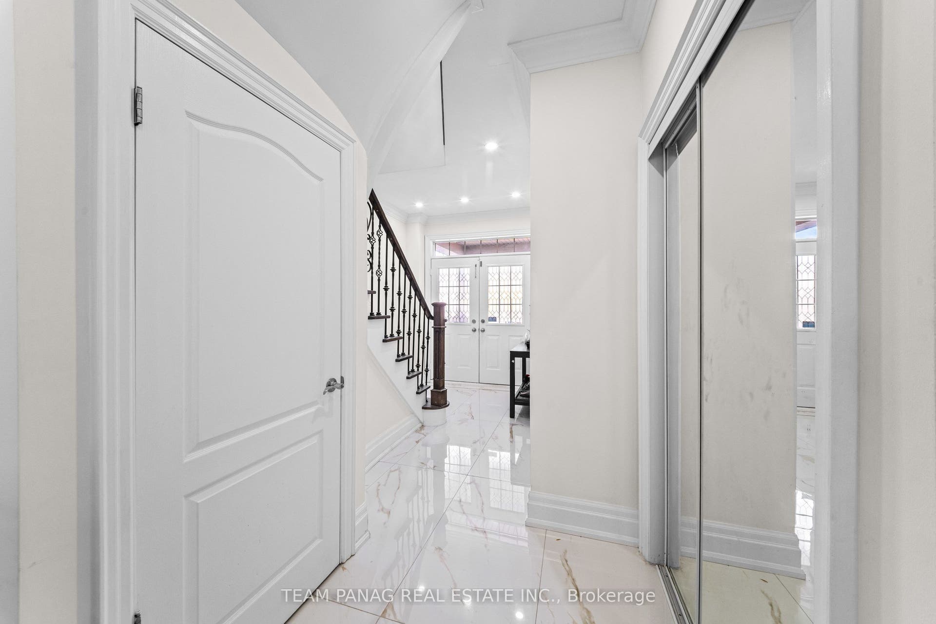 22 Bellflower Lane, Brampton, Brampton, Peel ON L6S 6K3