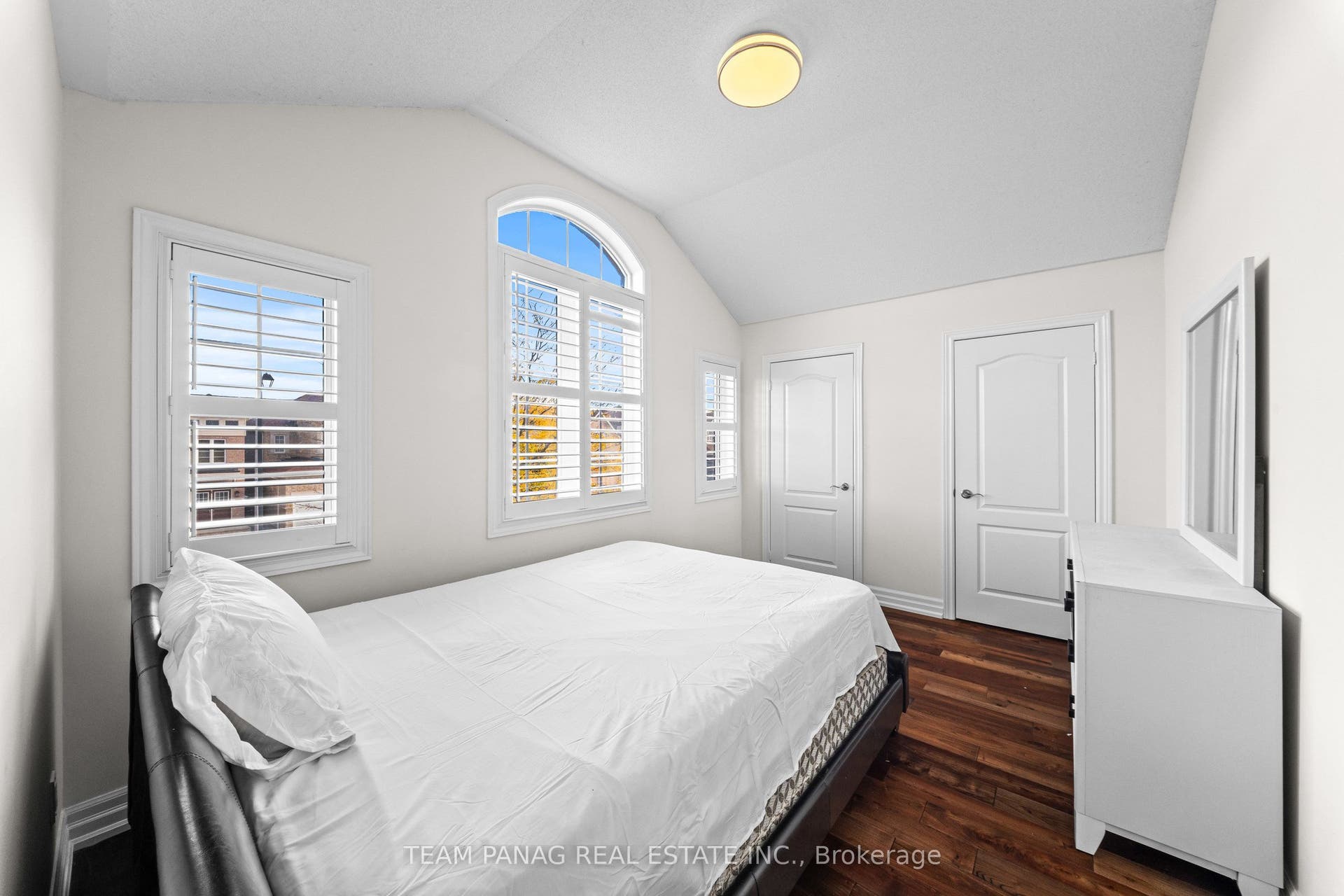 22 Bellflower Lane, Brampton, Brampton, Peel ON L6S 6K3