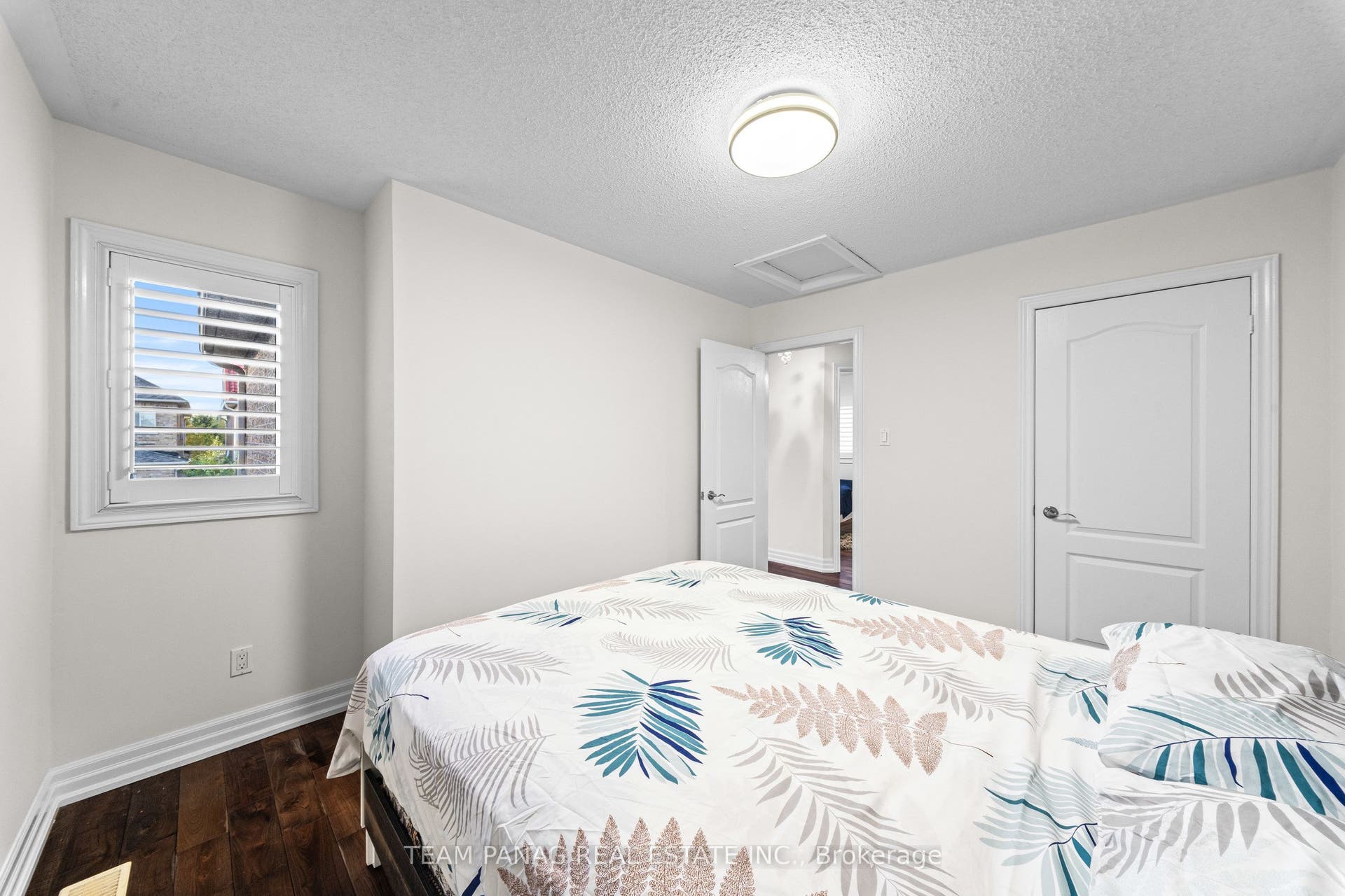22 Bellflower Lane, Brampton, Brampton, Peel ON L6S 6K3