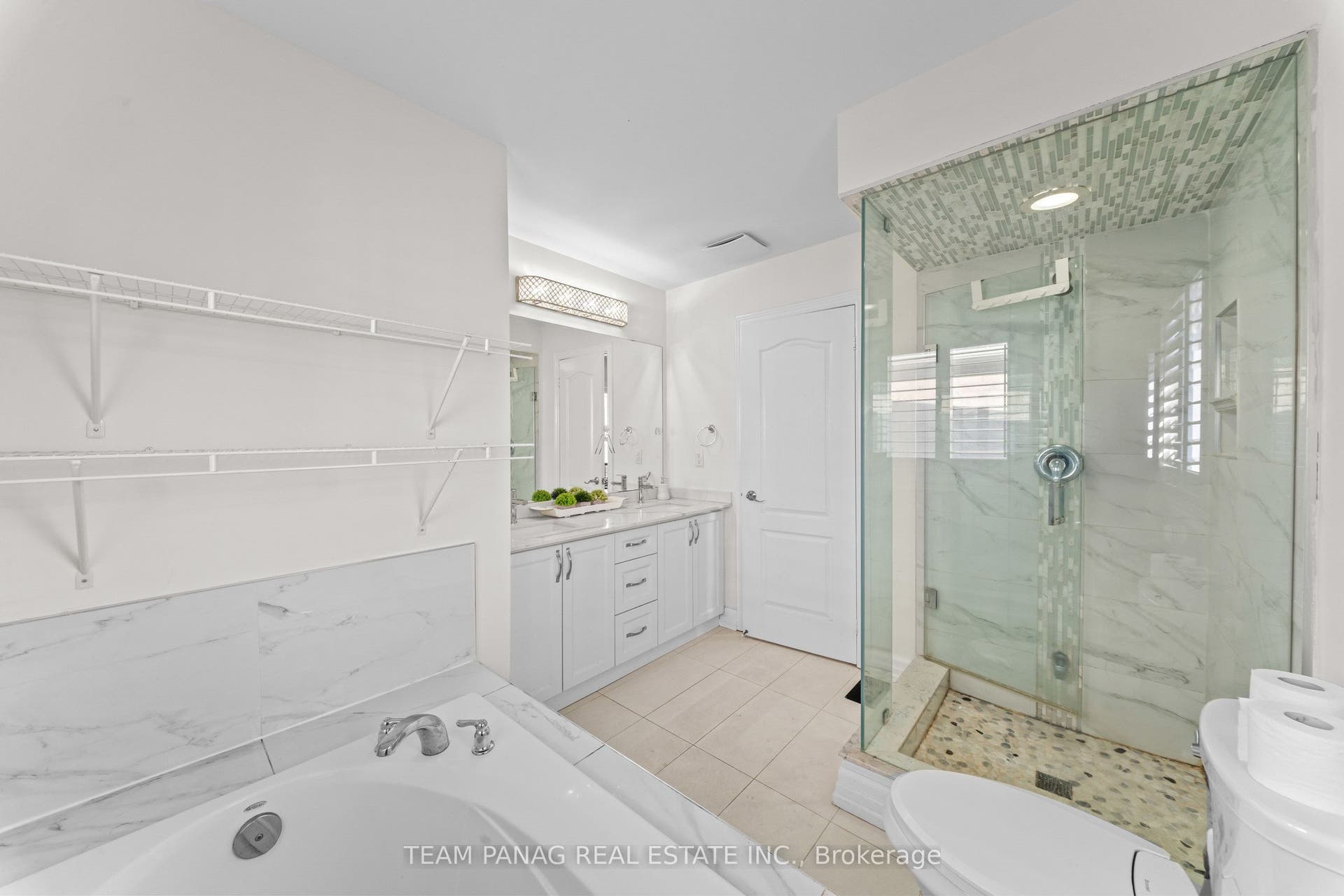 22 Bellflower Lane, Brampton, Brampton, Peel ON L6S 6K3