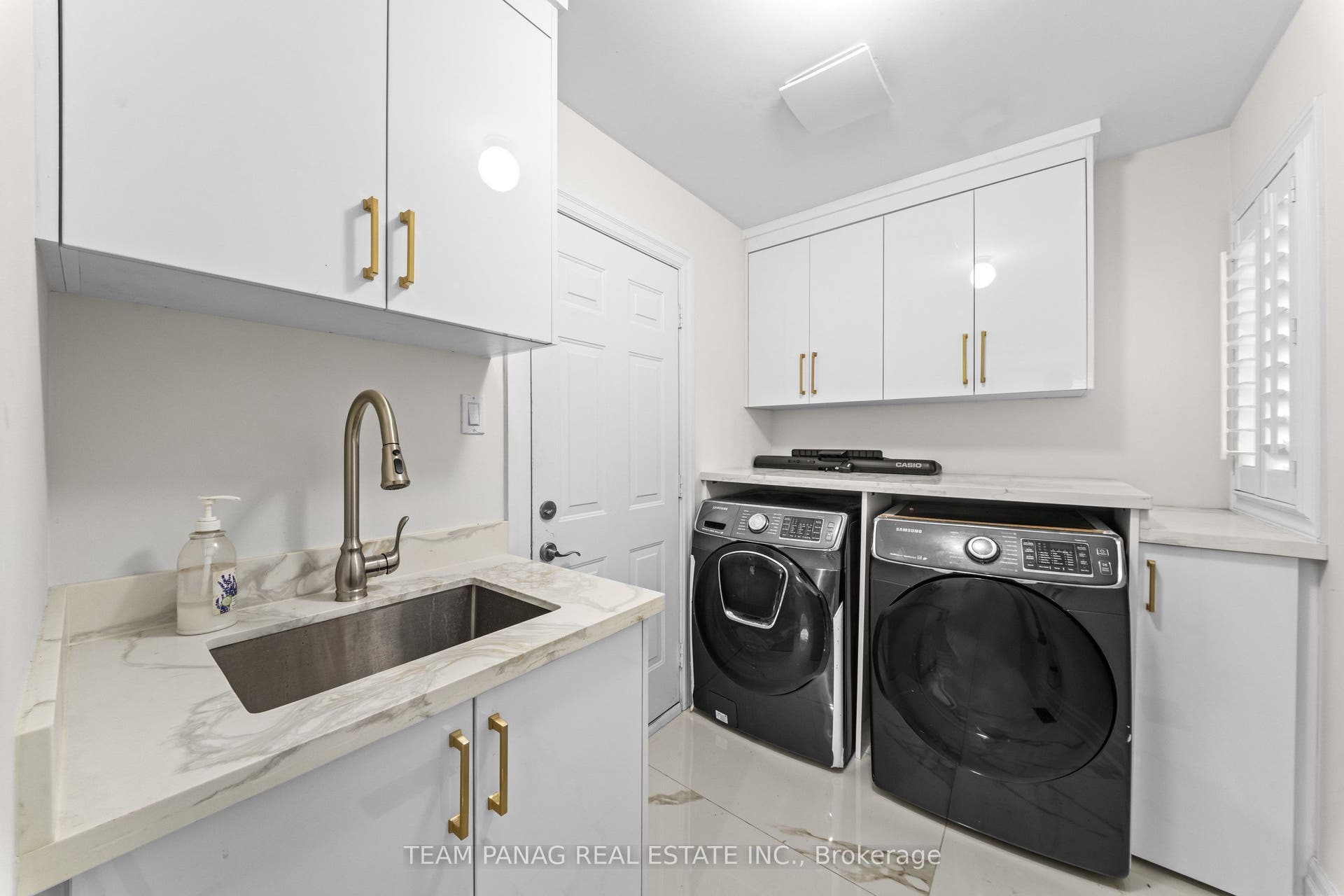 22 Bellflower Lane, Brampton, Brampton, Peel ON L6S 6K3