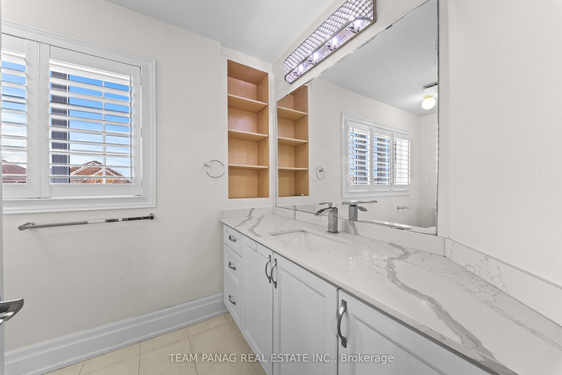 22 Bellflower Lane, Brampton, Brampton, Peel ON L6S 6K3