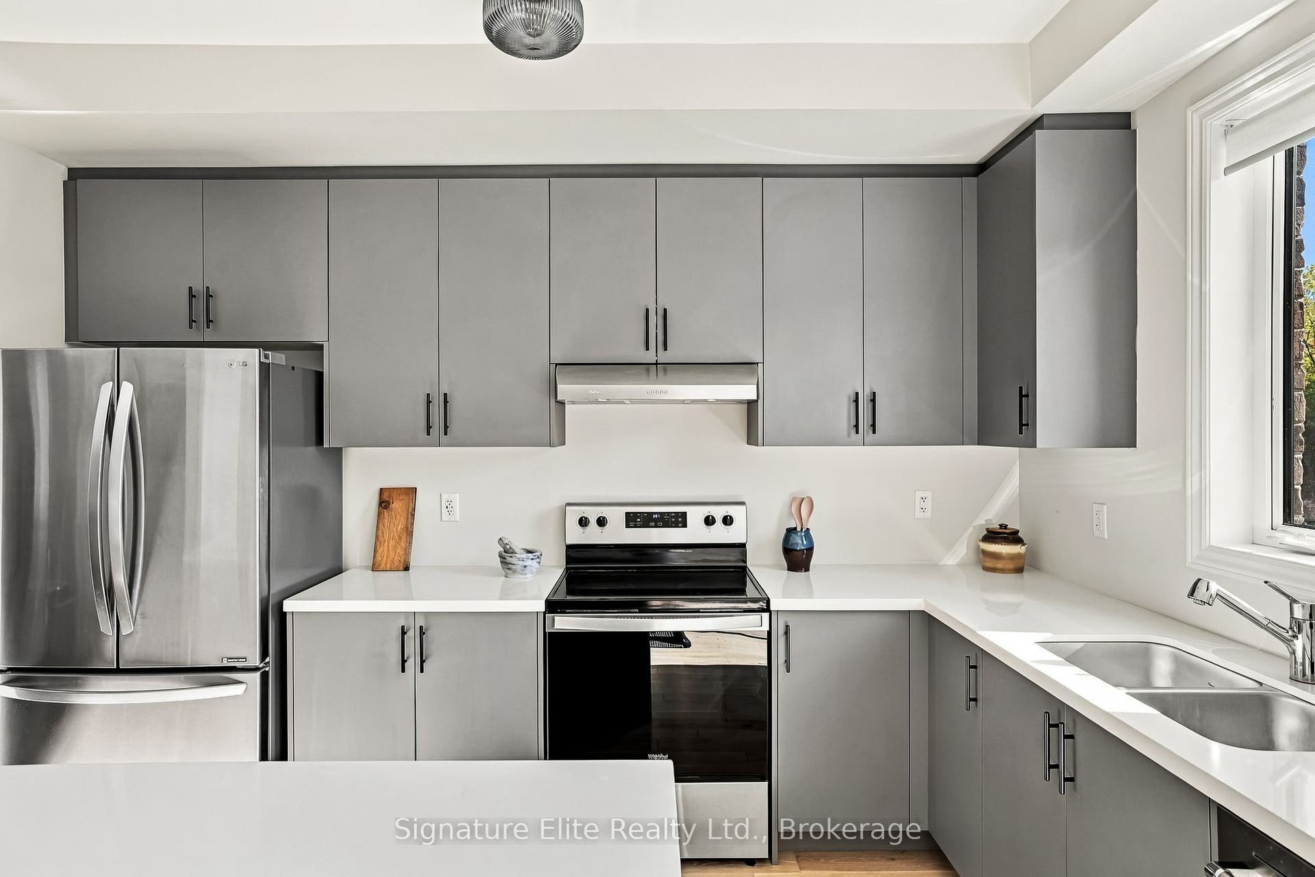 1354 Almonte Drive, Burlington, Halton ON L7P 3E3