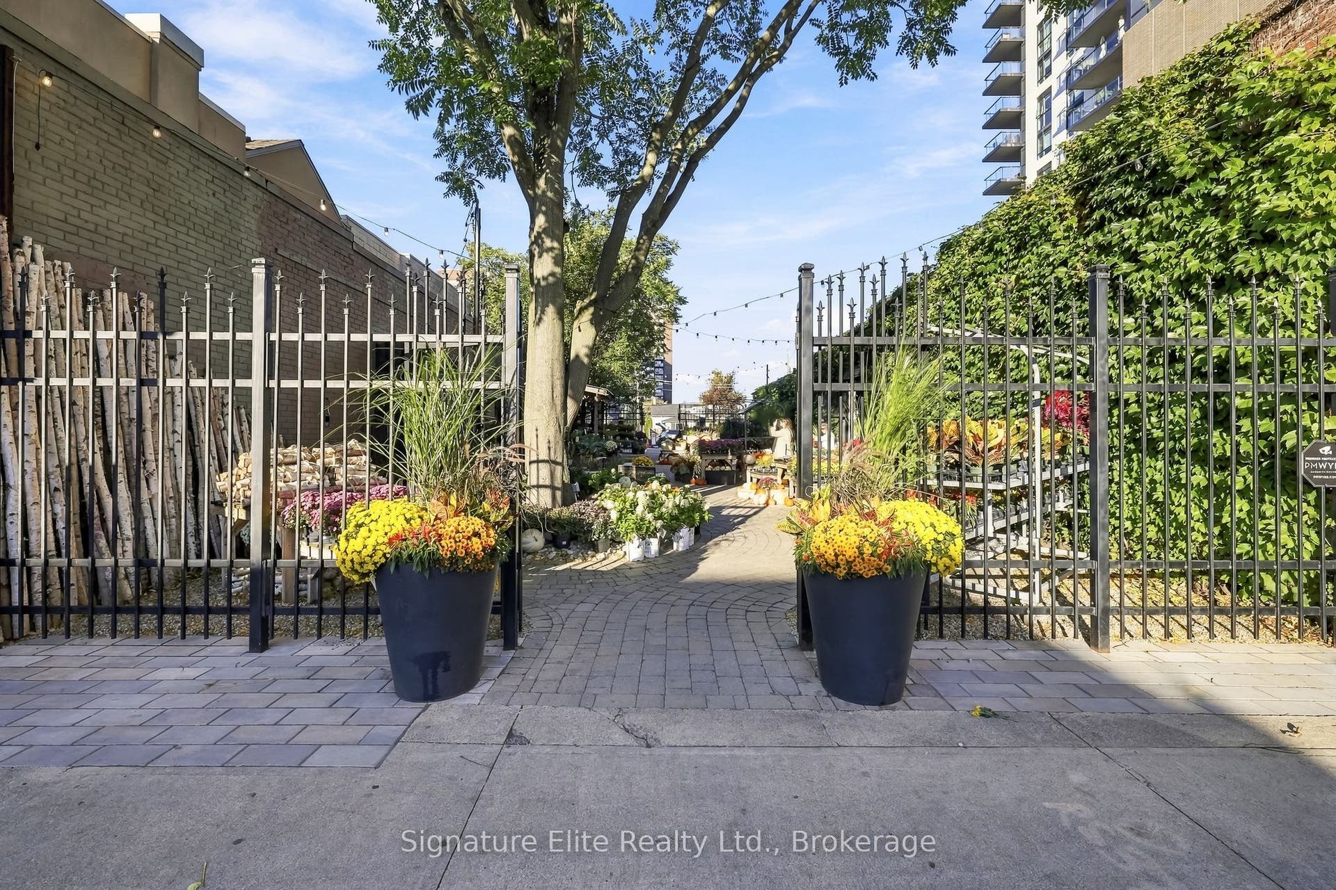 1354 Almonte Drive, Burlington, Halton ON L7P 3E3