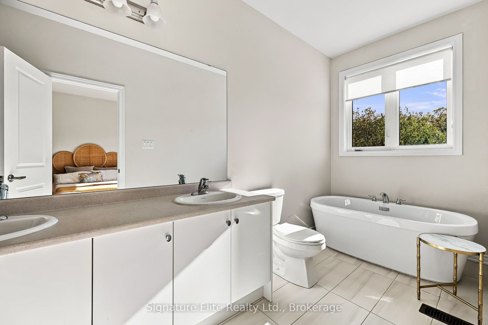 1354 Almonte Drive, Burlington, Halton ON L7P 3E3