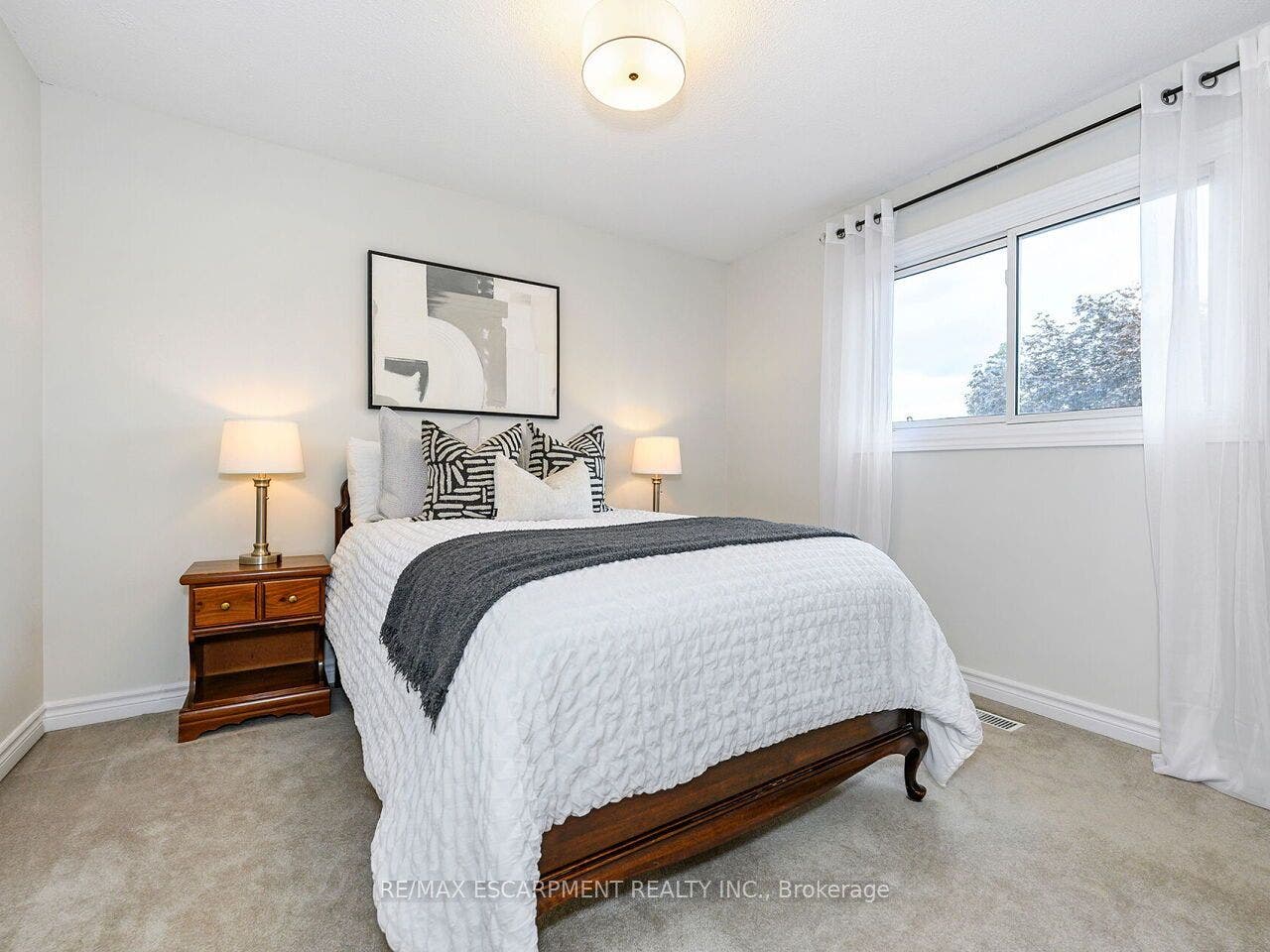 74 Maiden Lane, Milton, Halton ON L9T 2H4