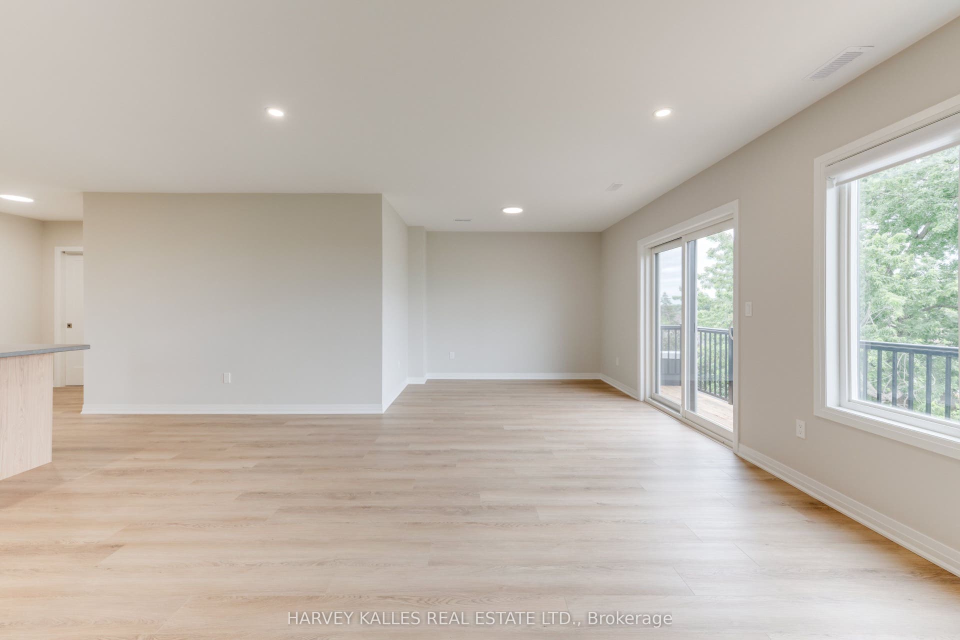 165 Spalding Road, #3rd Floor, Toronto W, Toronto ON M3K 1K3 165 Spalding Road, #3rd Floor, Toronto W, Toronto ON M3K 1K3