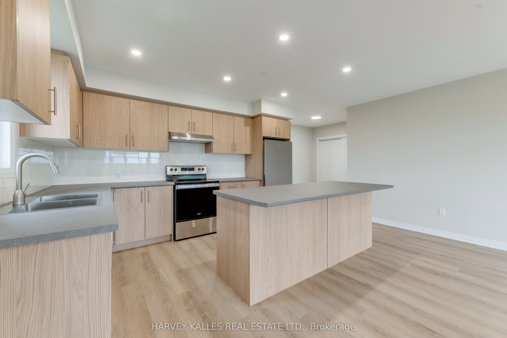 165 Spalding Road, #3rd Floor, Toronto W, Toronto ON M3K 1K3 165 Spalding Road, #3rd Floor, Toronto W, Toronto ON M3K 1K3