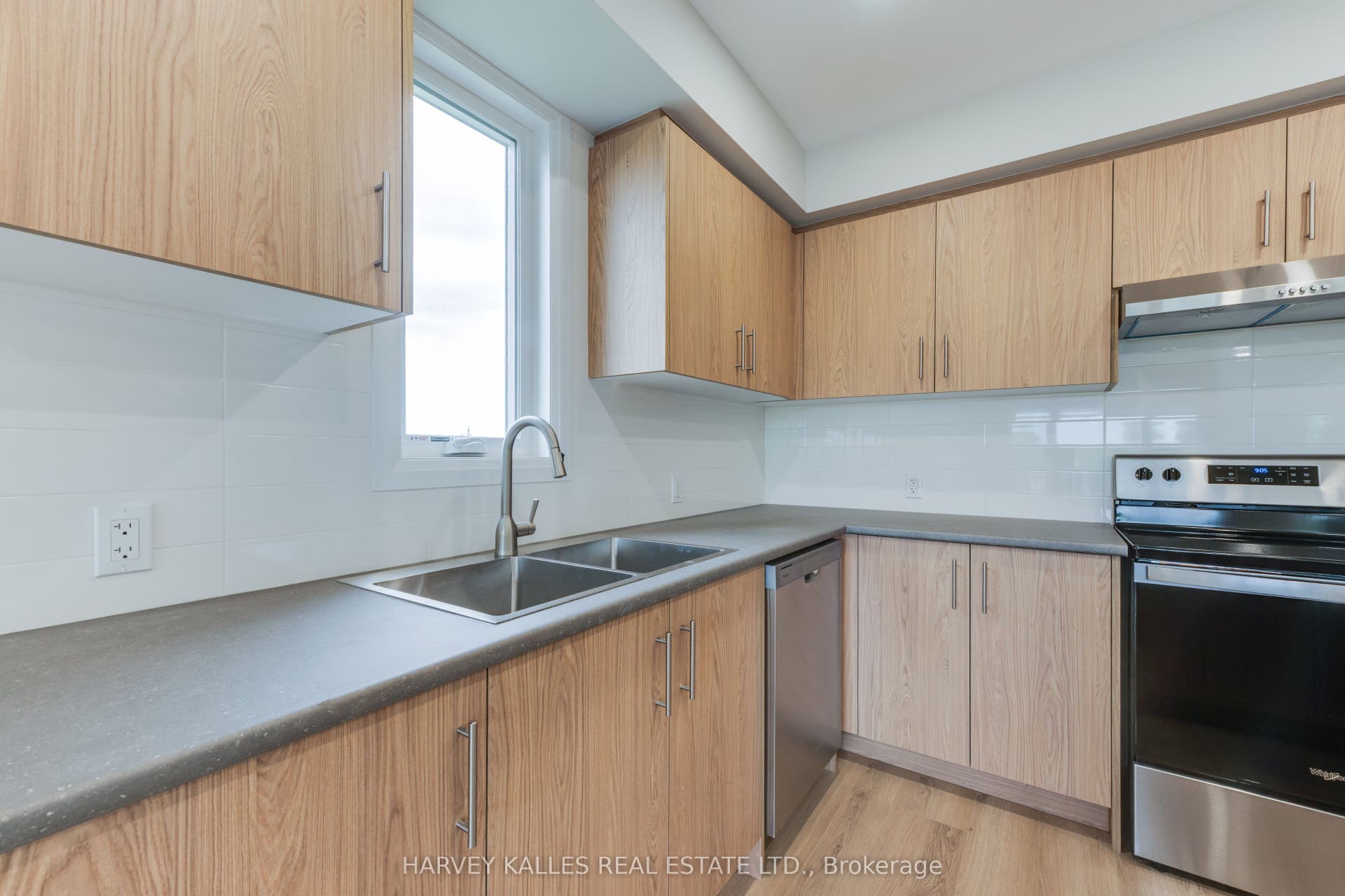 165 Spalding Road, #3rd Floor, Toronto W, Toronto ON M3K 1K3 165 Spalding Road, #3rd Floor, Toronto W, Toronto ON M3K 1K3