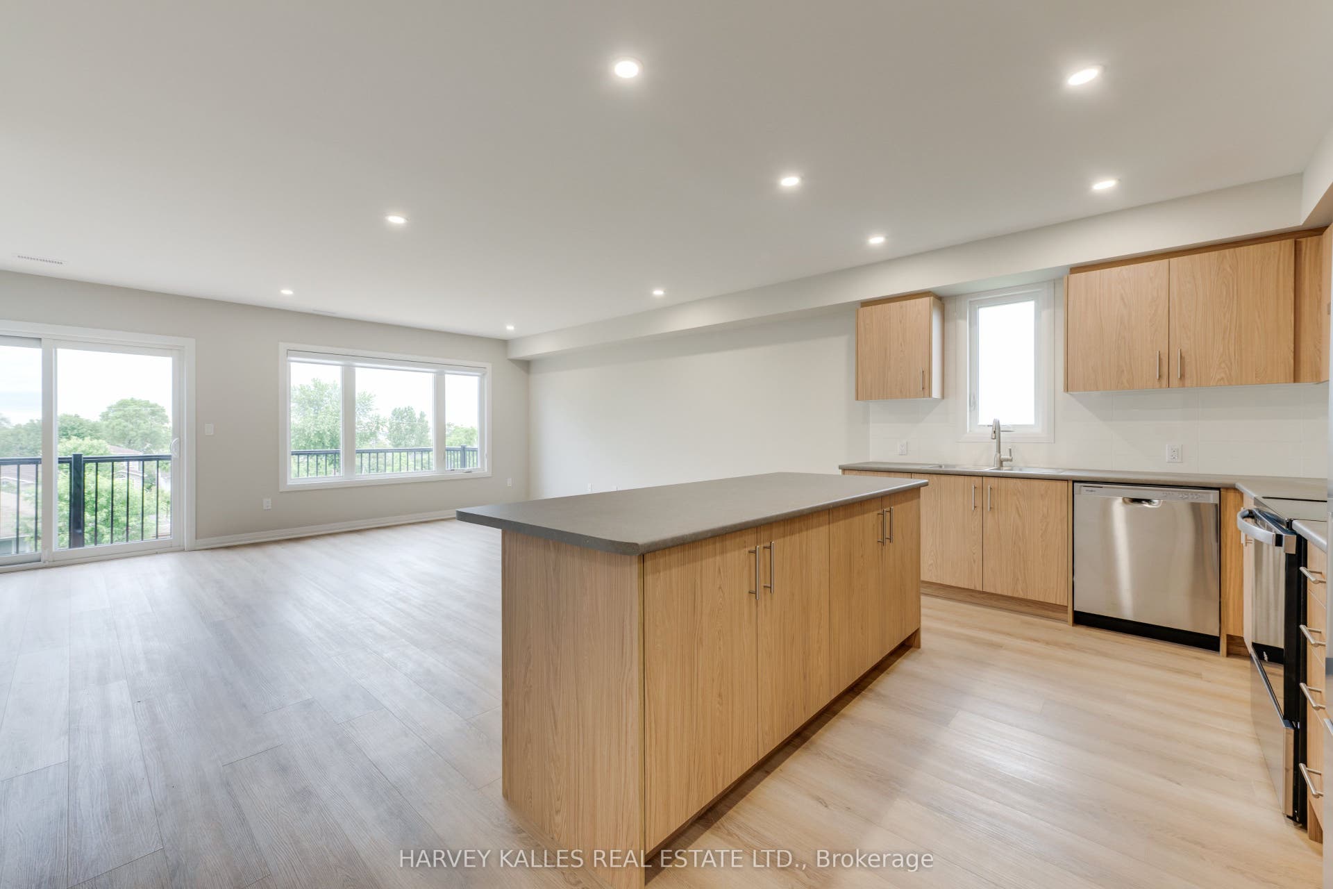 165 Spalding Road, #3rd Floor, Toronto W, Toronto ON M3K 1K3 165 Spalding Road, #3rd Floor, Toronto W, Toronto ON M3K 1K3