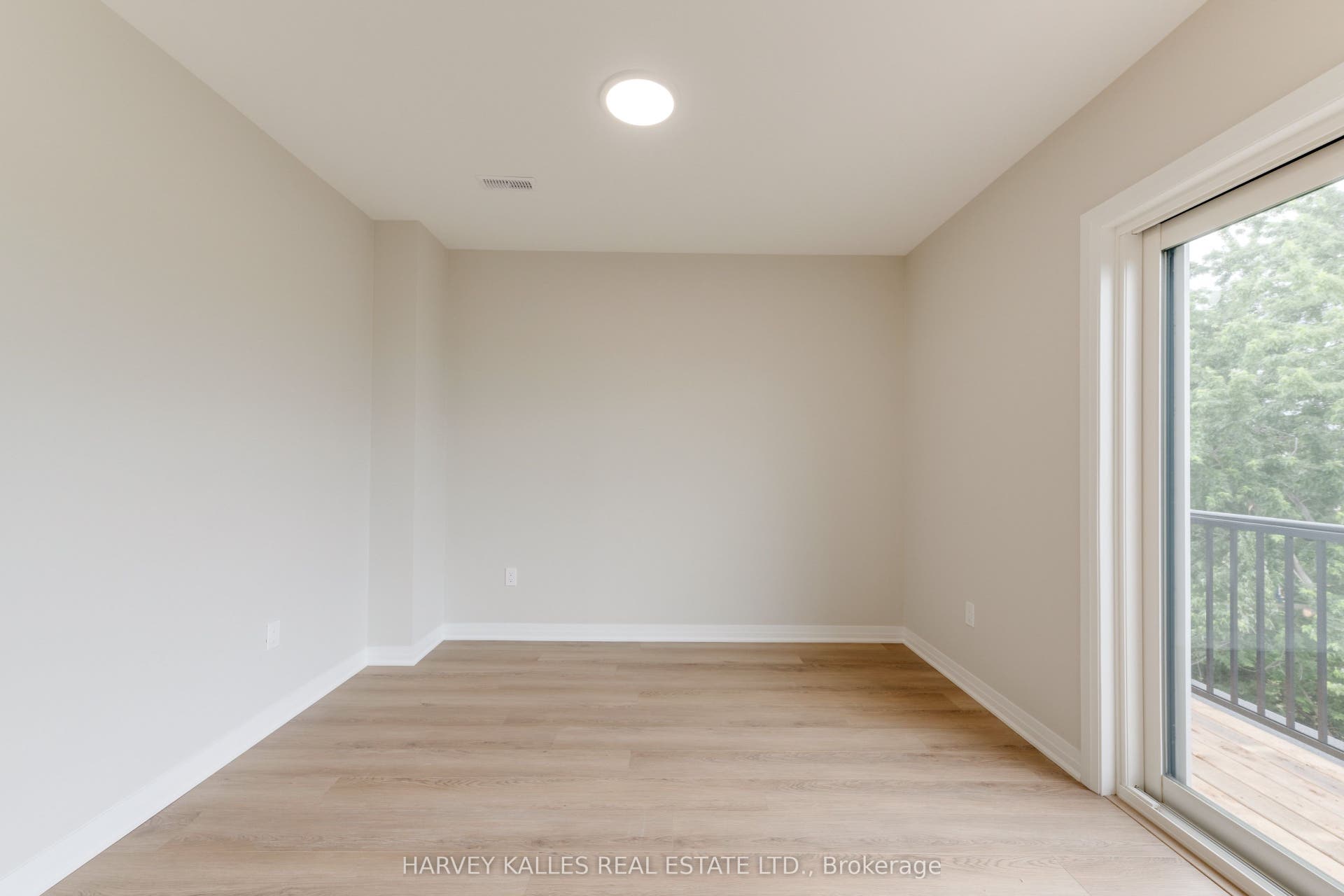 165 Spalding Road, #3rd Floor, Toronto W, Toronto ON M3K 1K3 165 Spalding Road, #3rd Floor, Toronto W, Toronto ON M3K 1K3