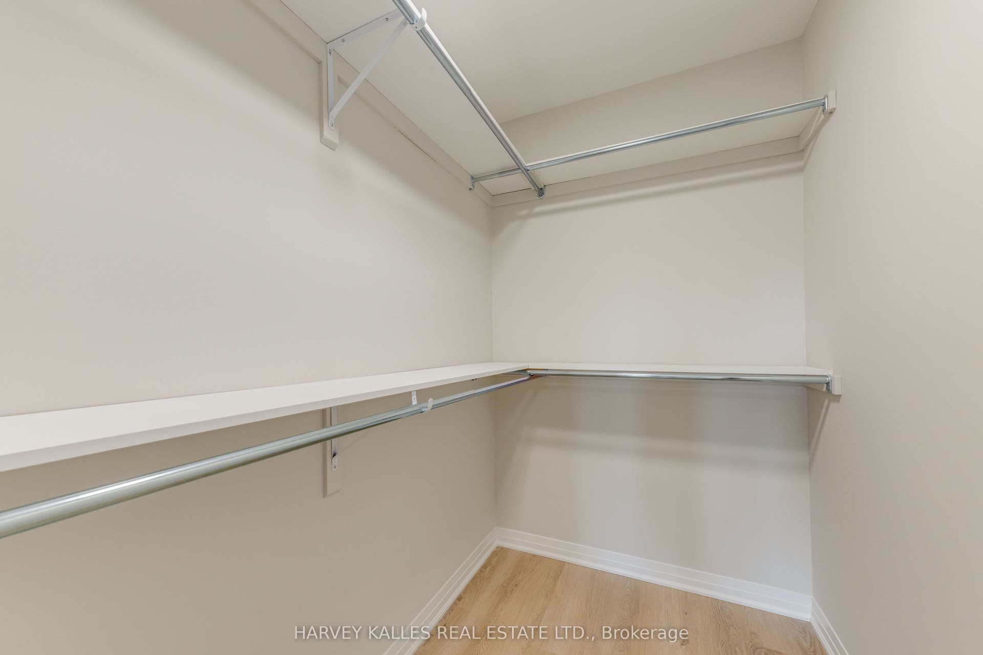 165 Spalding Road, #3rd Floor, Toronto W, Toronto ON M3K 1K3 165 Spalding Road, #3rd Floor, Toronto W, Toronto ON M3K 1K3