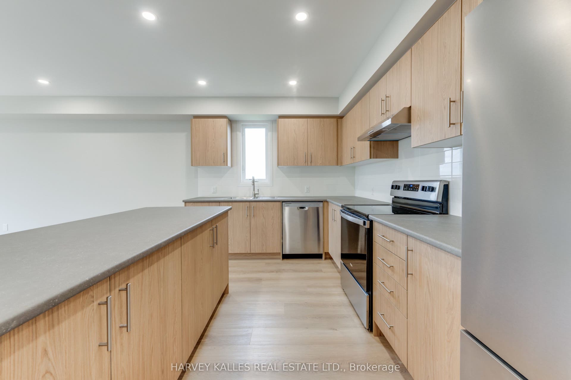 165 Spalding Road, #3rd Floor, Toronto W, Toronto ON M3K 1K3 165 Spalding Road, #3rd Floor, Toronto W, Toronto ON M3K 1K3