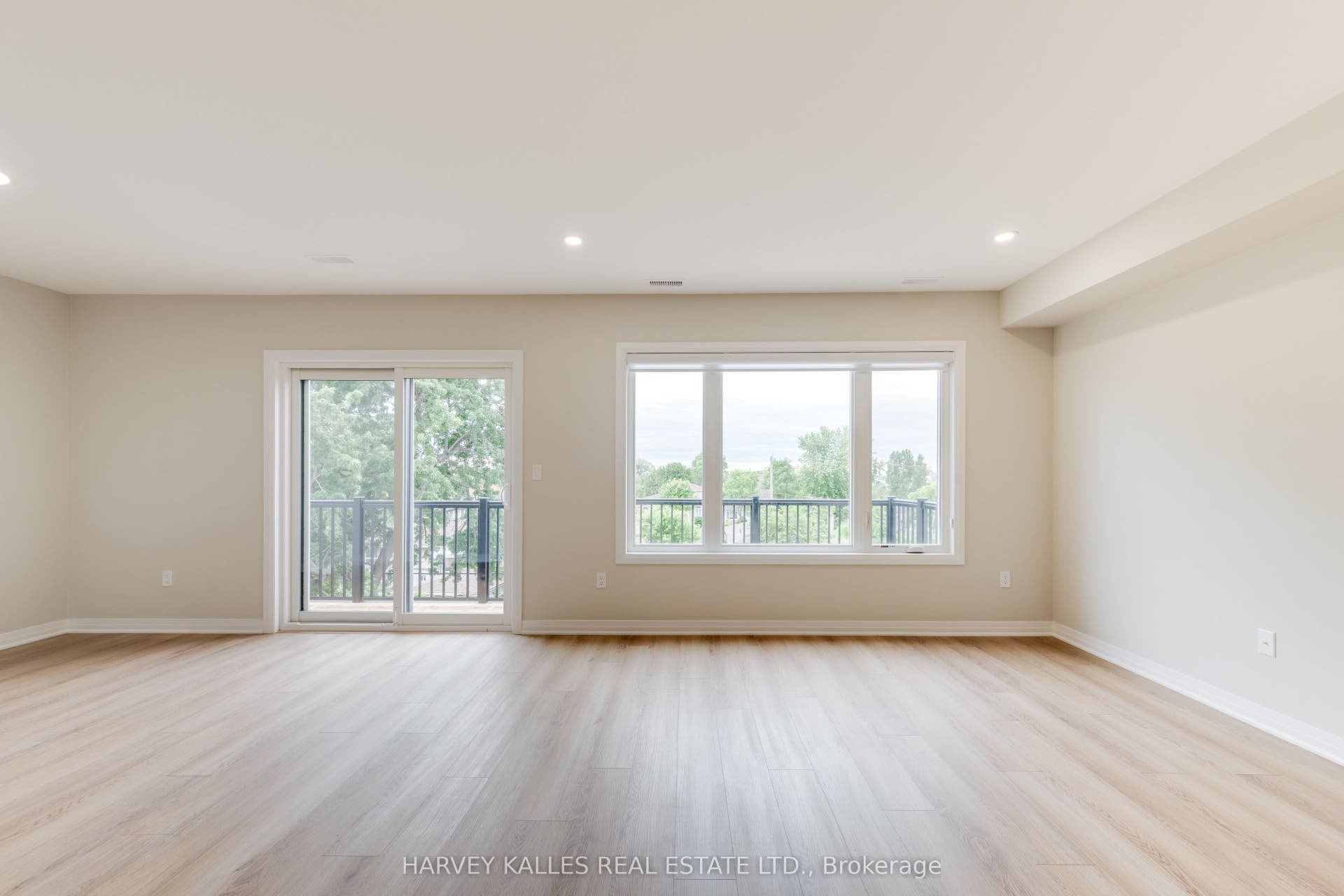 165 Spalding Road, #3rd Floor, Toronto W, Toronto ON M3K 1K3 165 Spalding Road, #3rd Floor, Toronto W, Toronto ON M3K 1K3