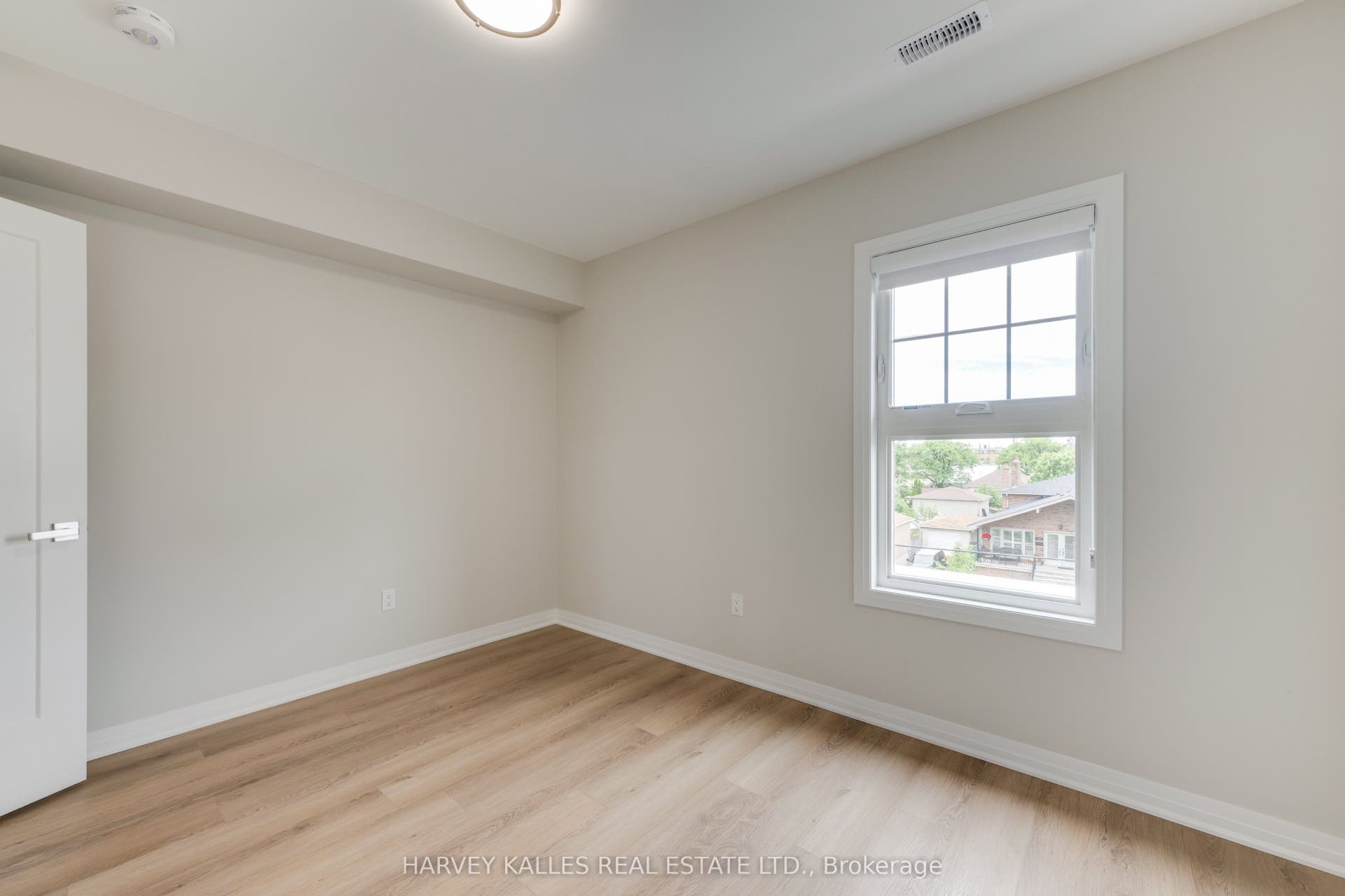 165 Spalding Road, #3rd Floor, Toronto W, Toronto ON M3K 1K3 165 Spalding Road, #3rd Floor, Toronto W, Toronto ON M3K 1K3