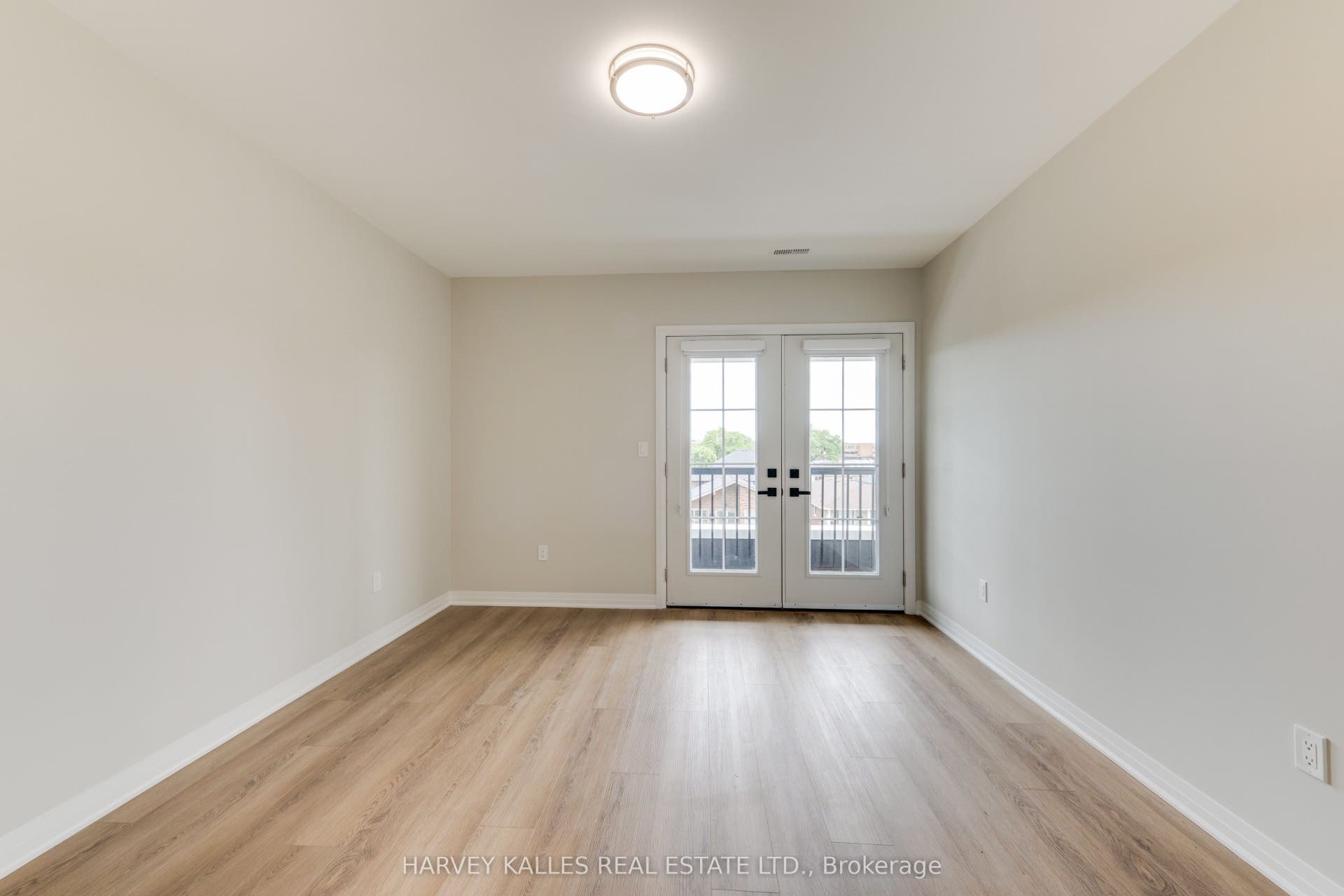 165 Spalding Road, #3rd Floor, Toronto W, Toronto ON M3K 1K3 165 Spalding Road, #3rd Floor, Toronto W, Toronto ON M3K 1K3