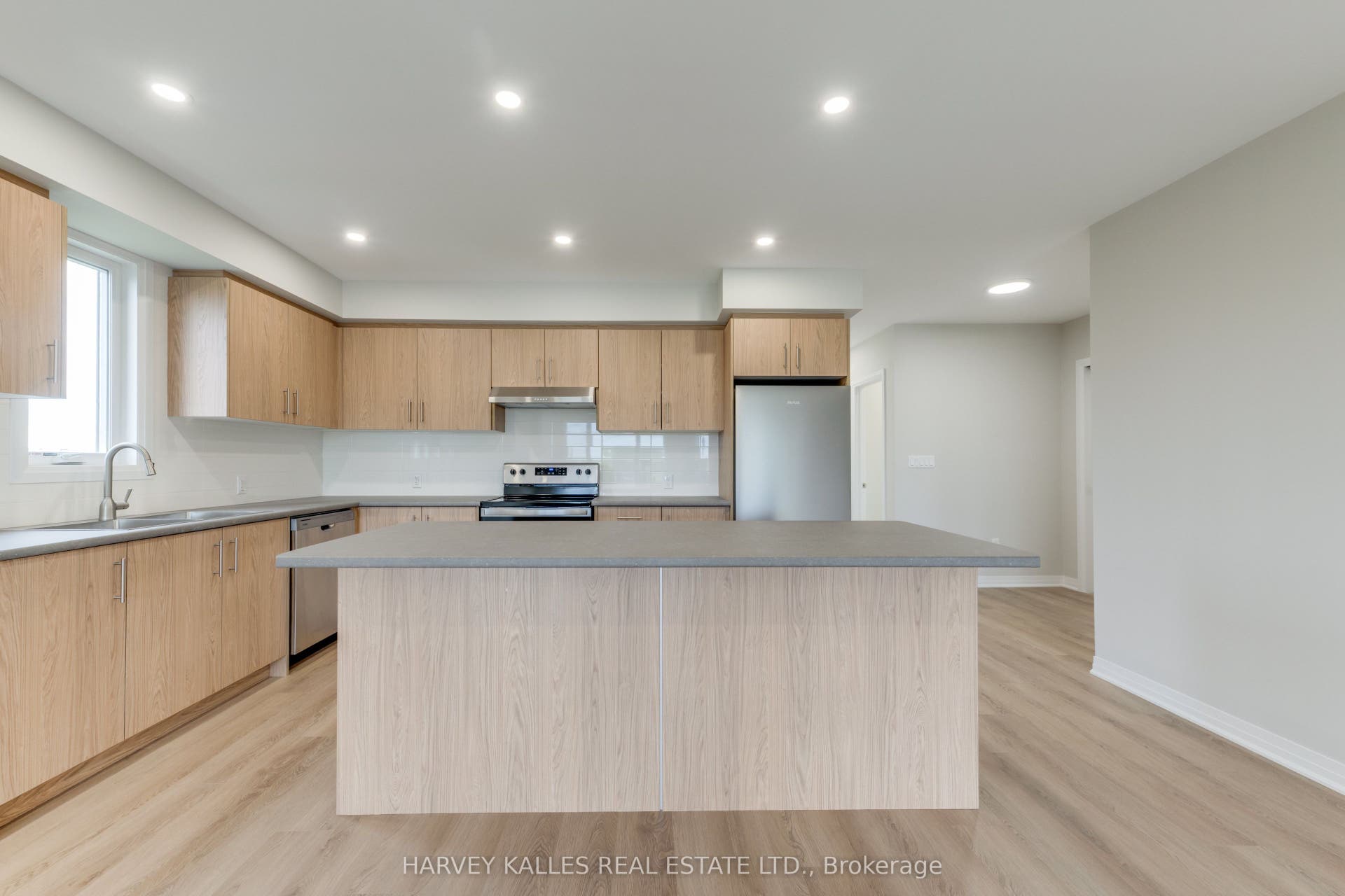 165 Spalding Road, #3rd Floor, Toronto W, Toronto ON M3K 1K3 165 Spalding Road, #3rd Floor, Toronto W, Toronto ON M3K 1K3