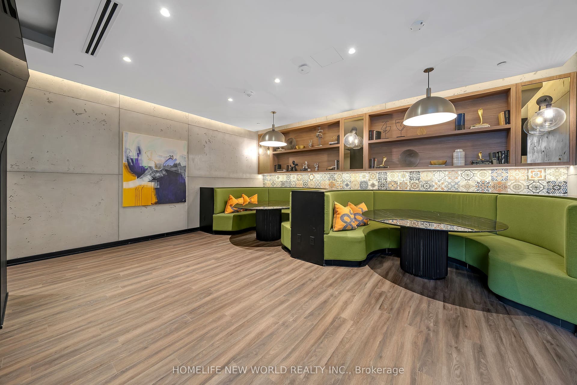 251 Manitoba Street, #412, Toronto W, Toronto ON M8Y 0C7 251 Manitoba Street, #412, Toronto W, Toronto ON M8Y 0C7
