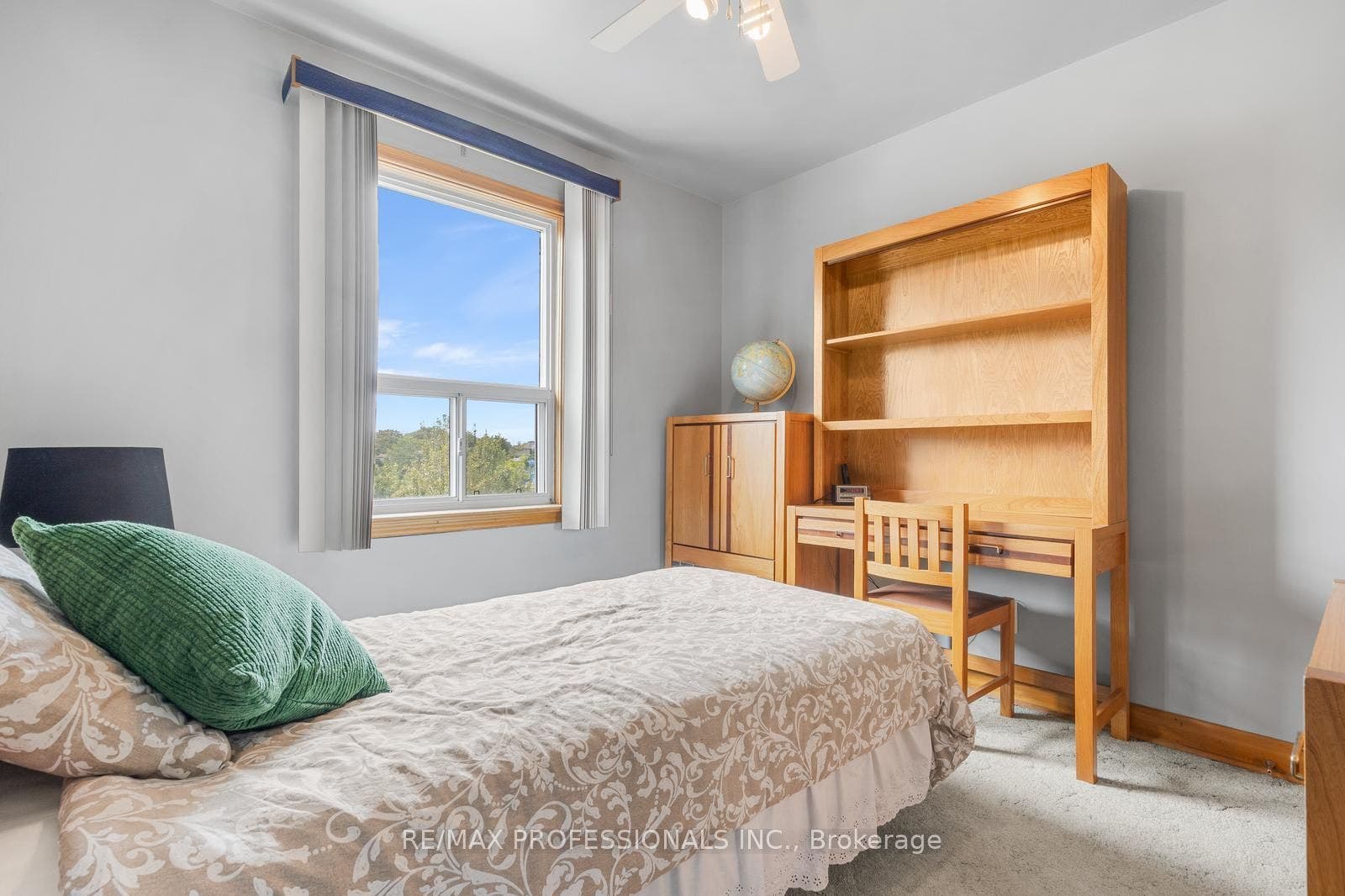 122 Treeview Drive, Toronto W, Toronto ON M8W 4C3