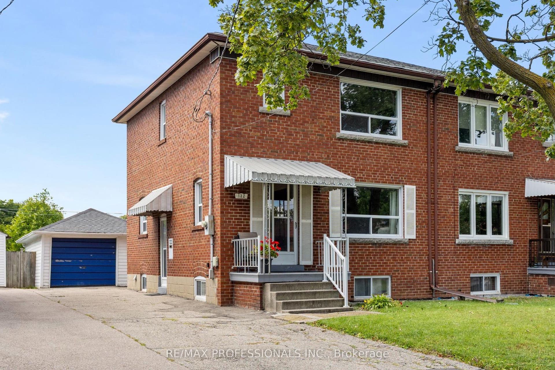 122 Treeview Drive, Toronto W, Toronto ON M8W 4C3