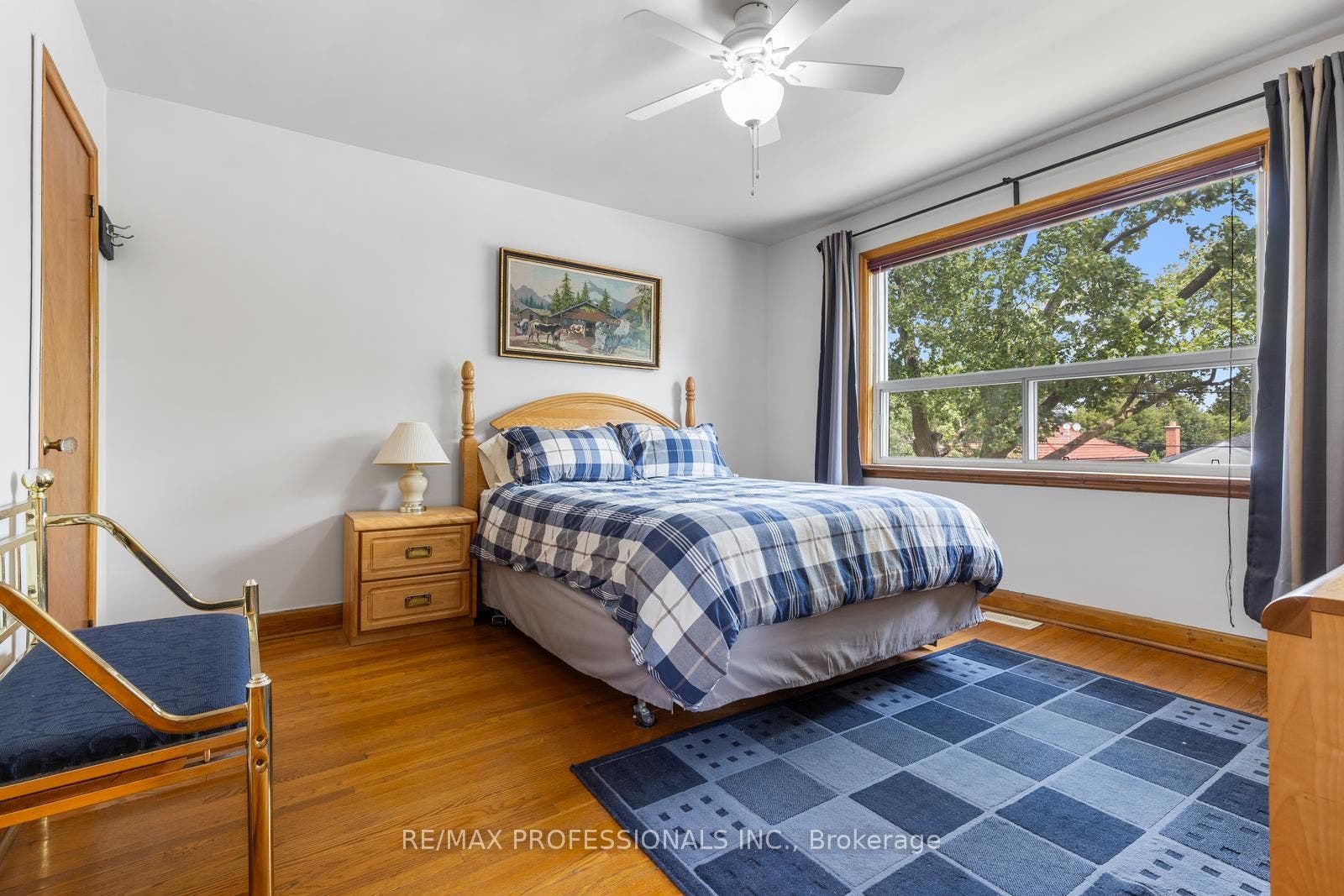 122 Treeview Drive, Toronto W, Toronto ON M8W 4C3