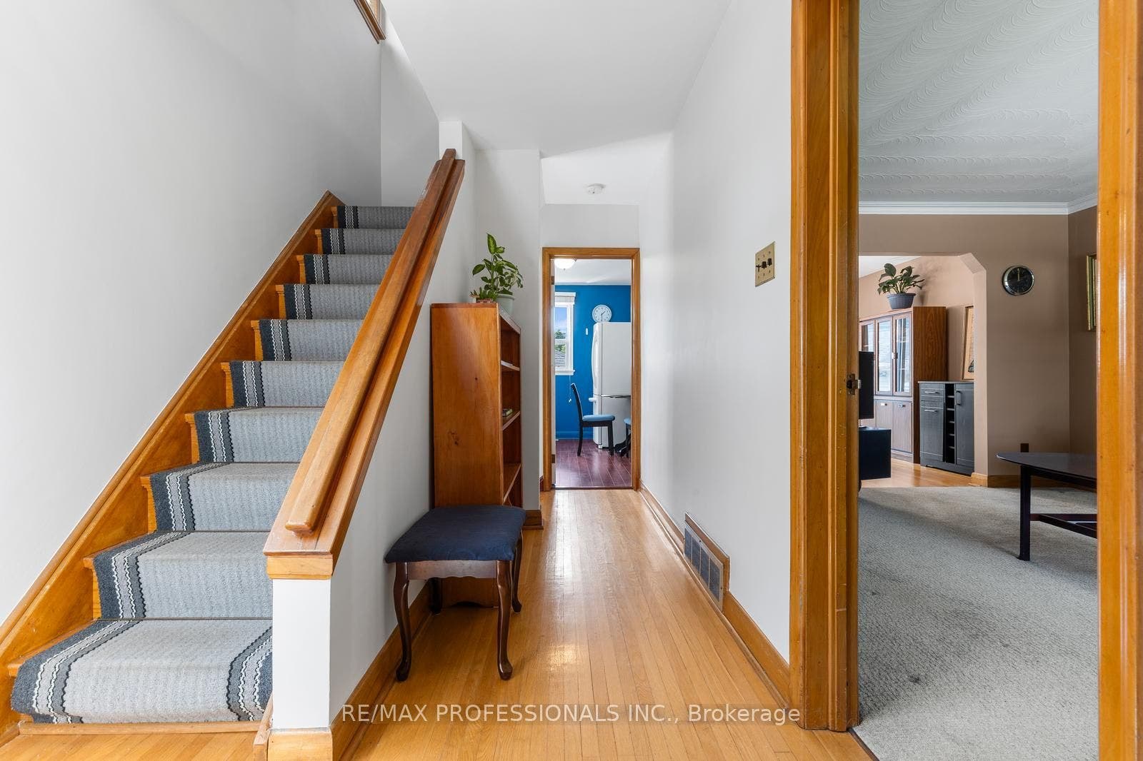 122 Treeview Drive, Toronto W, Toronto ON M8W 4C3