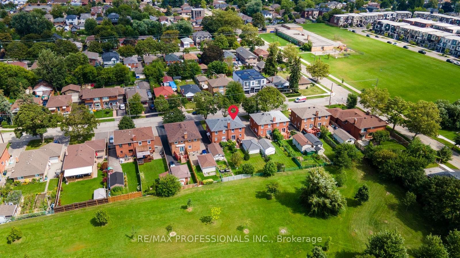 122 Treeview Drive, Toronto W, Toronto ON M8W 4C3