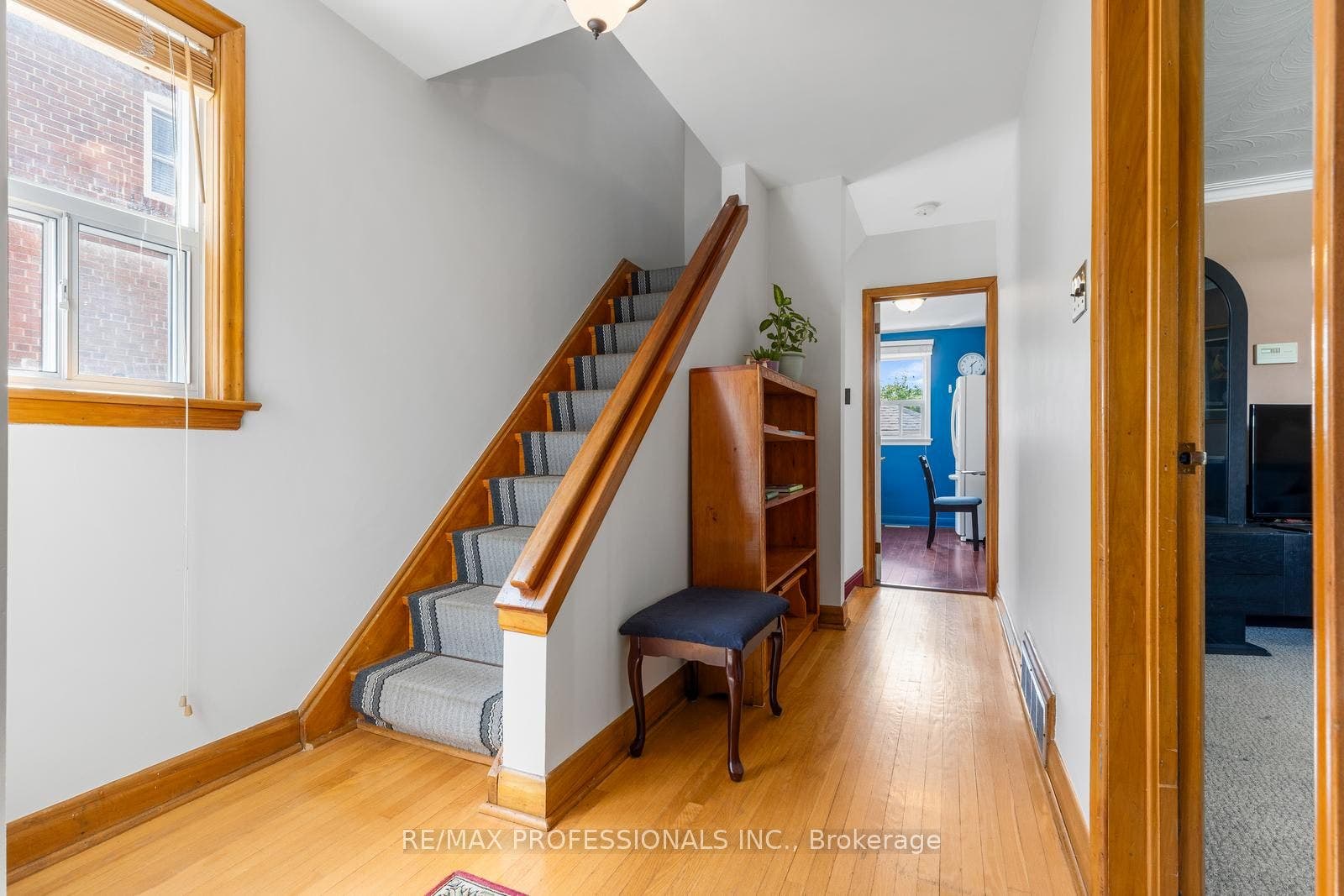 122 Treeview Drive, Toronto W, Toronto ON M8W 4C3