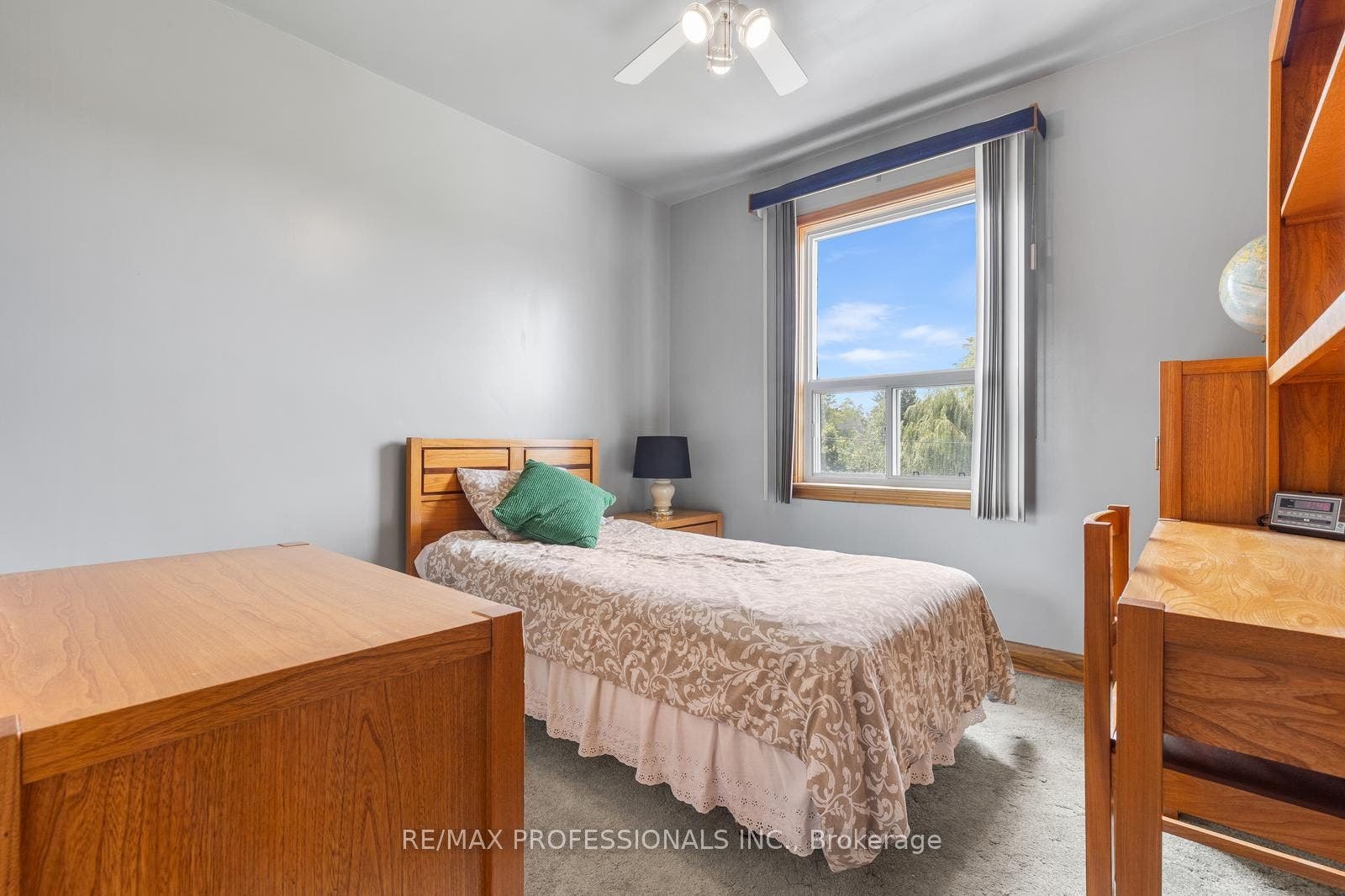 122 Treeview Drive, Toronto W, Toronto ON M8W 4C3