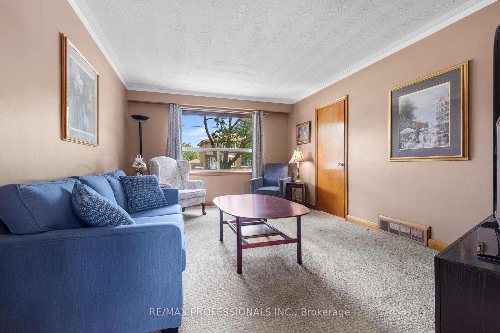 122 Treeview Drive, Toronto W, Toronto ON M8W 4C3