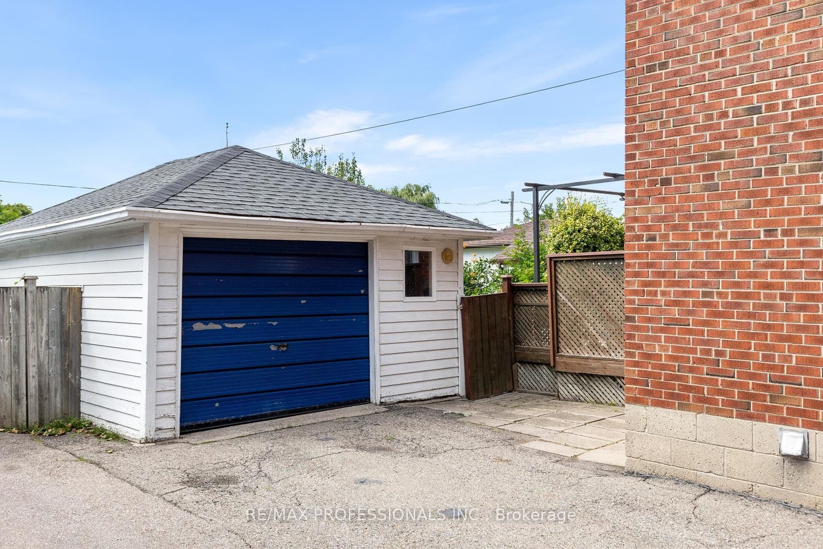 122 Treeview Drive, Toronto W, Toronto ON M8W 4C3