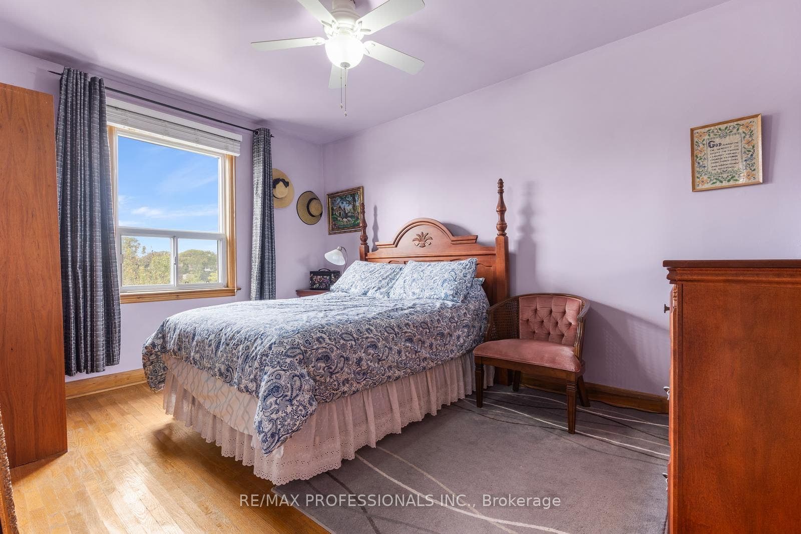 122 Treeview Drive, Toronto W, Toronto ON M8W 4C3