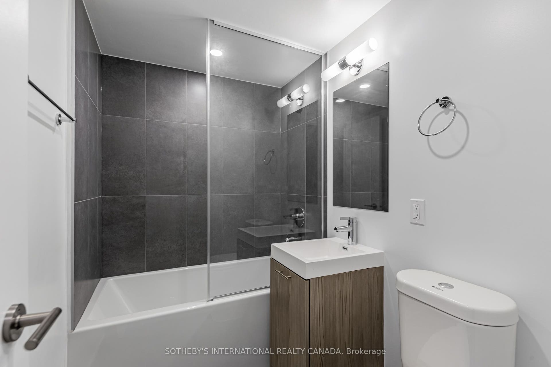 135 Tyndall Avenue, #N0606, Toronto W, Toronto ON M6K 2G3 135 Tyndall Avenue, #N0606, Toronto W, Toronto ON M6K 2G3