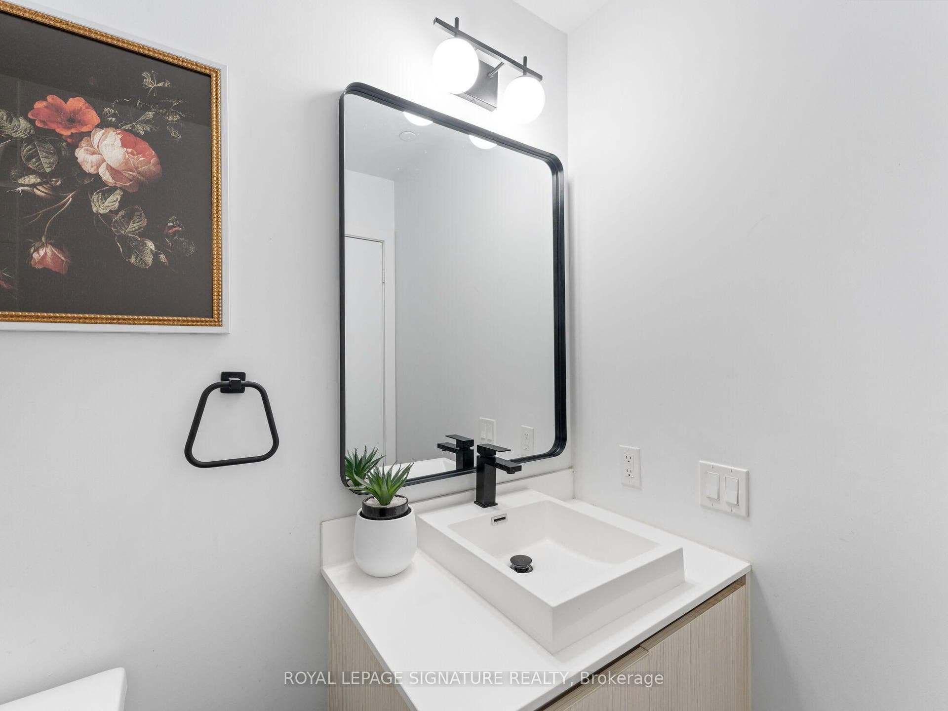 251 Manitoba Street S, #132, Toronto W, Toronto ON M8Y 0C7