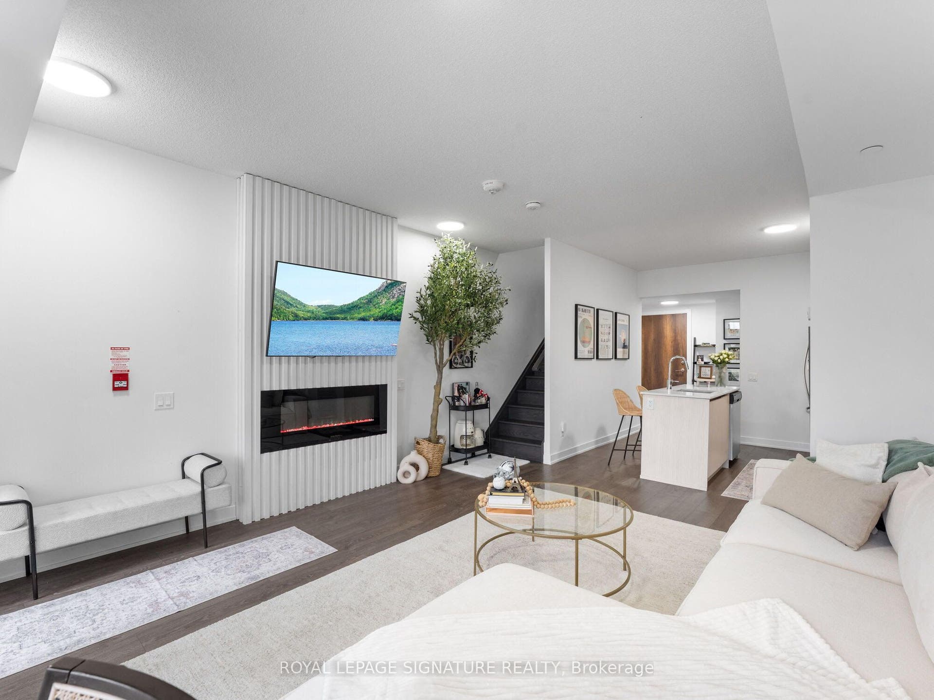251 Manitoba Street S, #132, Toronto W, Toronto ON M8Y 0C7