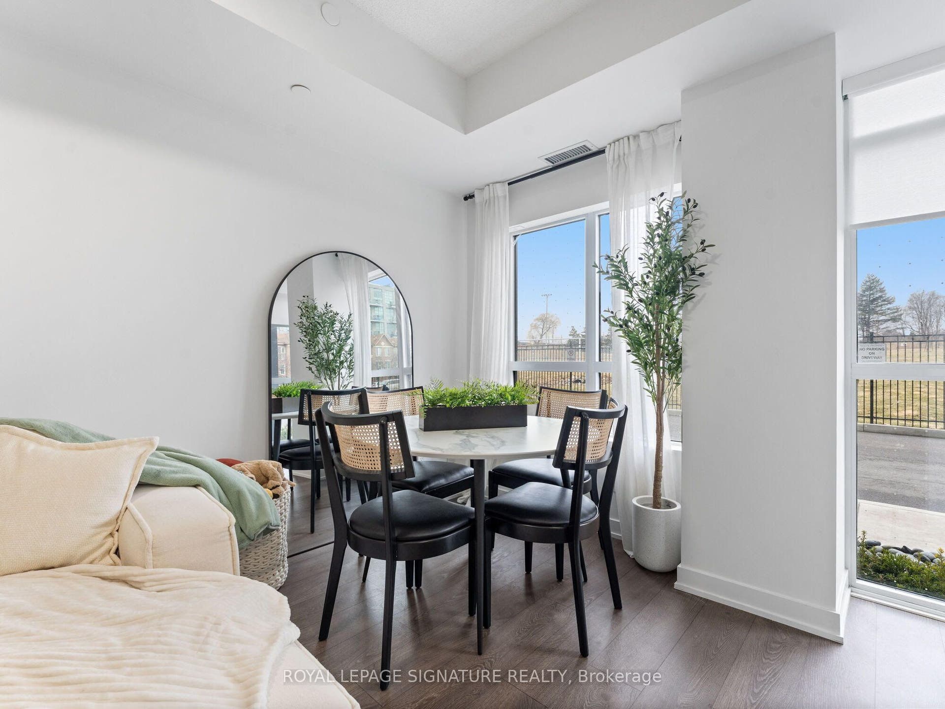 251 Manitoba Street S, #132, Toronto W, Toronto ON M8Y 0C7