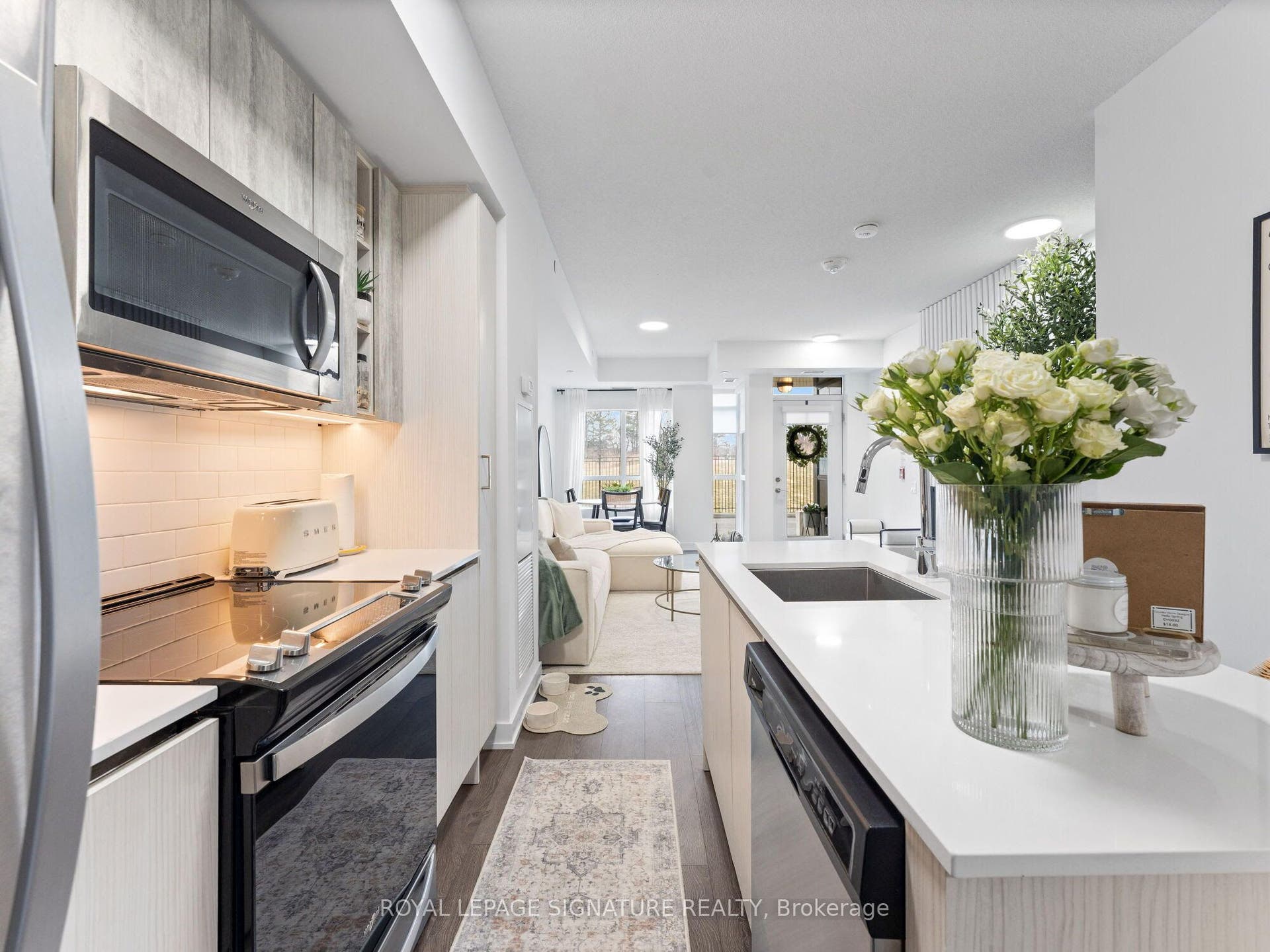 251 Manitoba Street S, #132, Toronto W, Toronto ON M8Y 0C7