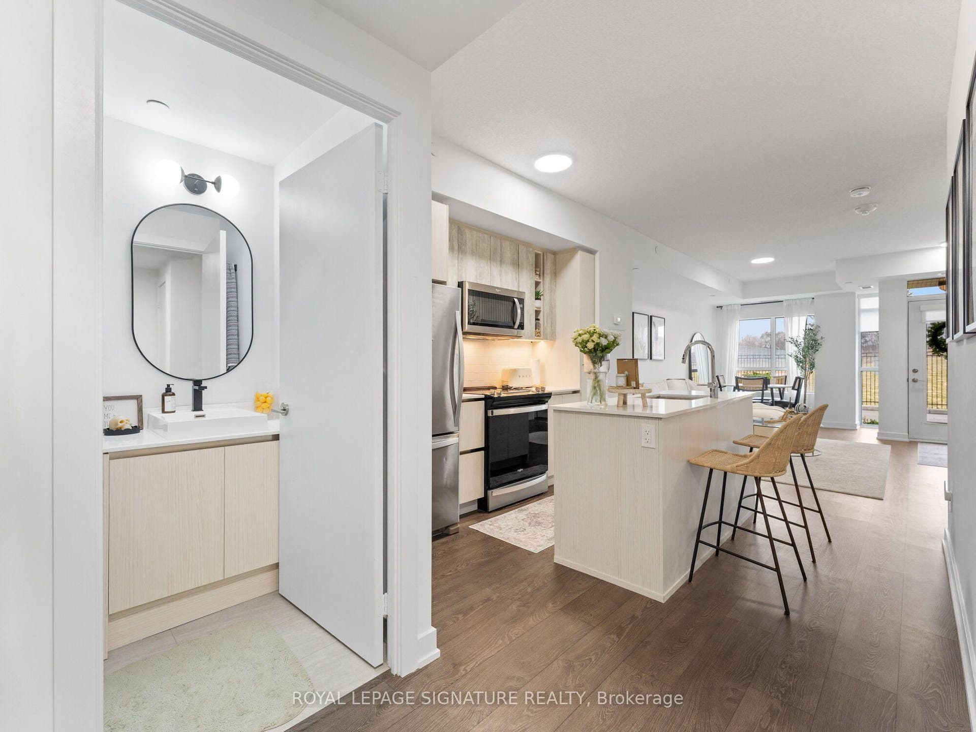 251 Manitoba Street S, #132, Toronto W, Toronto ON M8Y 0C7