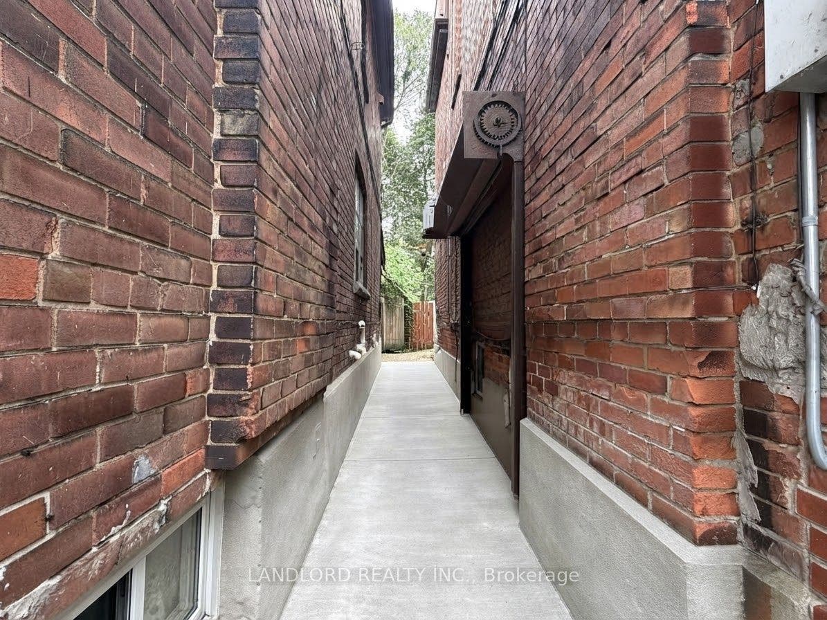 589 Annette Street, #BSMT, Toronto W02, Toronto W, Toronto ON M6S 2C3