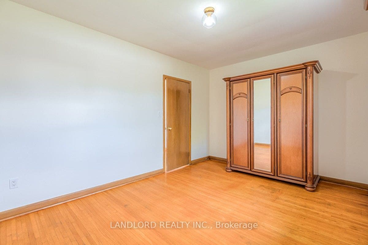 85 Greenlaw Avenue, Toronto W, Toronto ON M6H 3V8