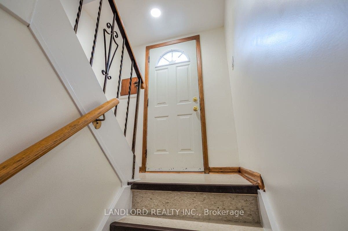 85 Greenlaw Avenue, Toronto W, Toronto ON M6H 3V8