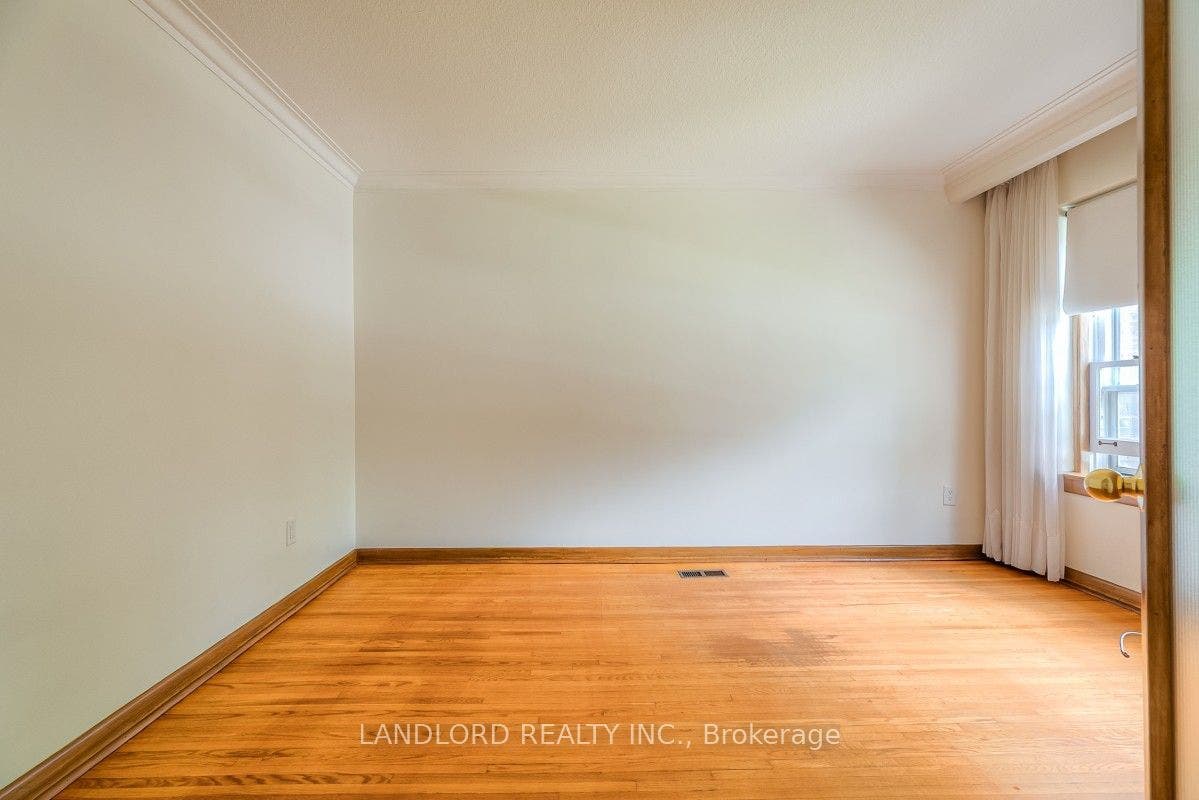 85 Greenlaw Avenue, Toronto W, Toronto ON M6H 3V8