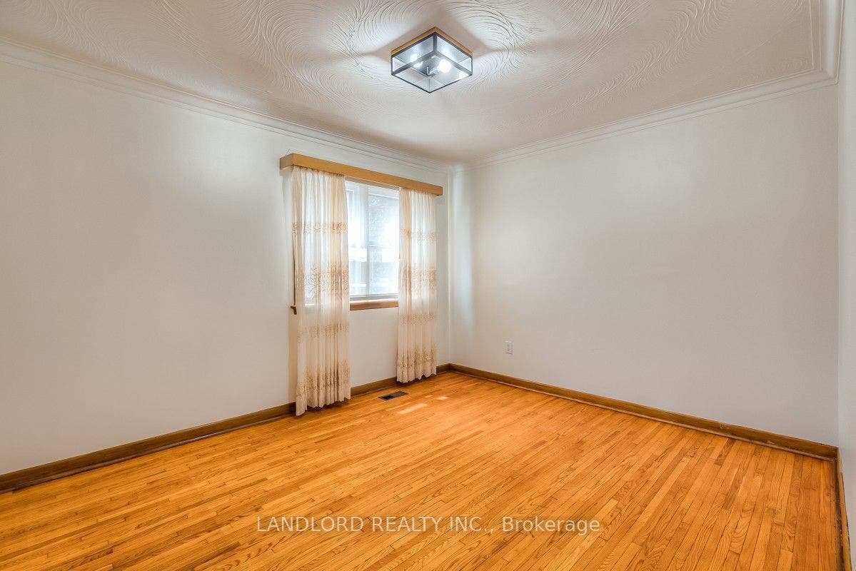 85 Greenlaw Avenue, Toronto W, Toronto ON M6H 3V8