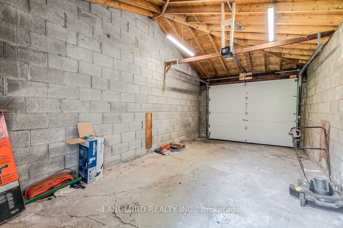 85 Greenlaw Avenue, Toronto W, Toronto ON M6H 3V8
